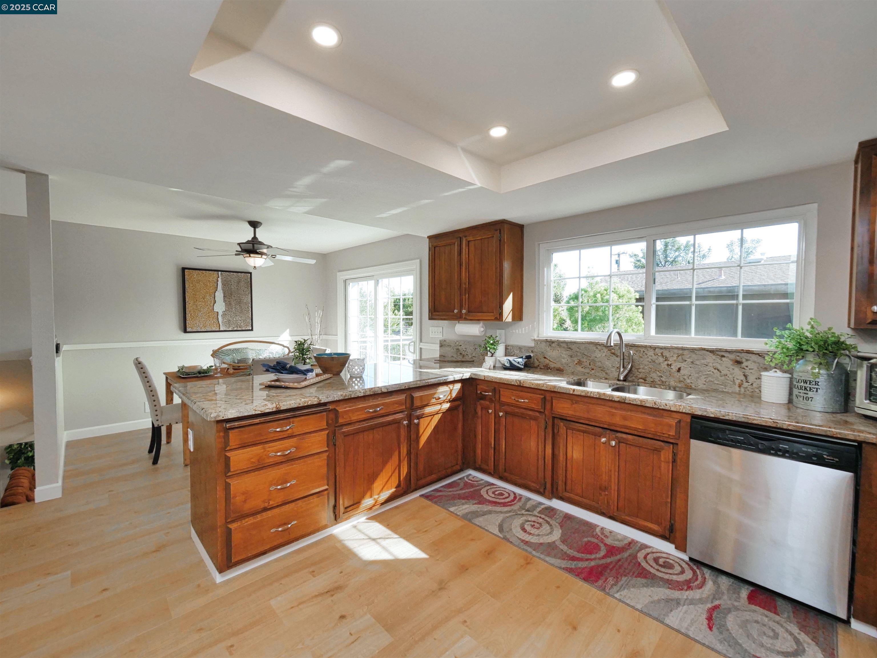 Detail Gallery Image 15 of 60 For 4044 Cowell Road, Concord,  CA 94521 - 5 Beds | 3 Baths