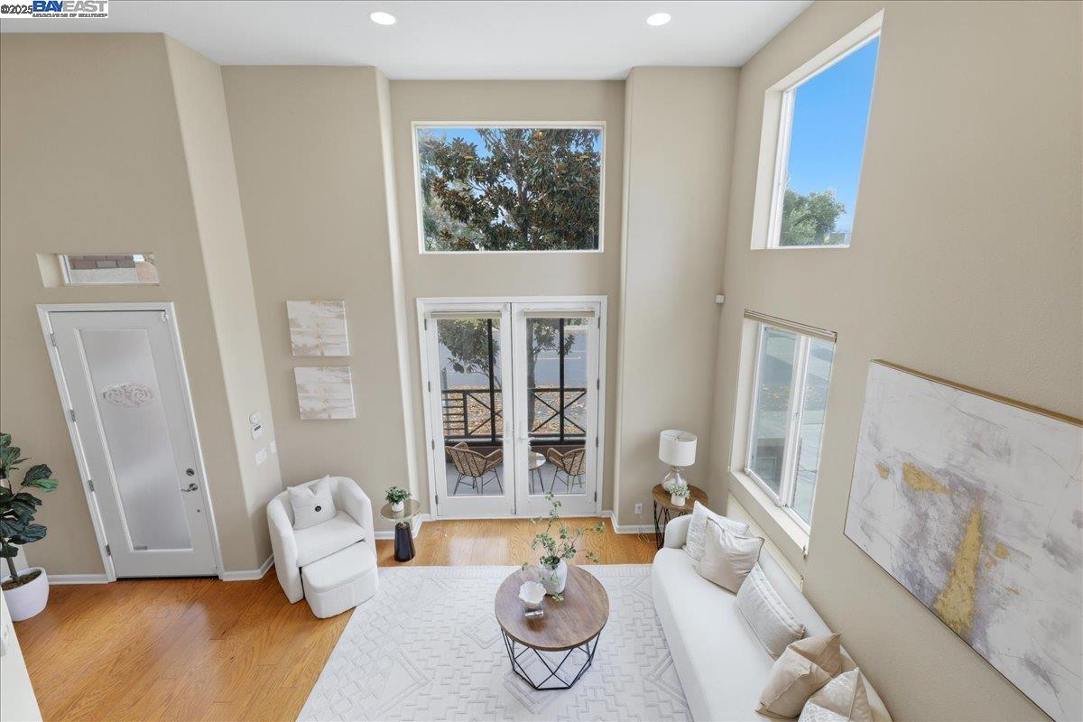 Detail Gallery Image 13 of 58 For 6586 Sierra Ln, Dublin,  CA 94568 - 3 Beds | 2/1 Baths