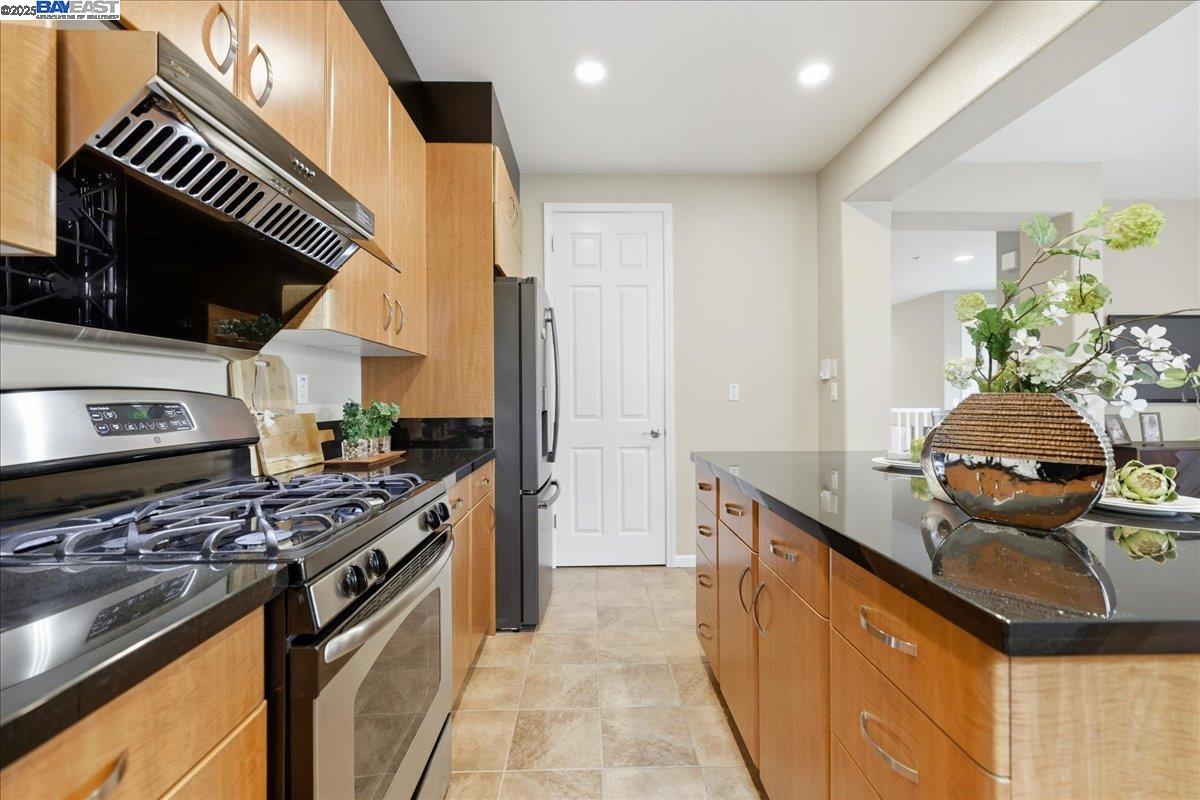 Detail Gallery Image 19 of 58 For 6586 Sierra Ln, Dublin,  CA 94568 - 3 Beds | 2/1 Baths