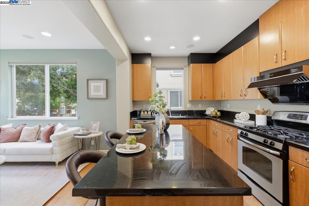 Detail Gallery Image 20 of 58 For 6586 Sierra Ln, Dublin,  CA 94568 - 3 Beds | 2/1 Baths