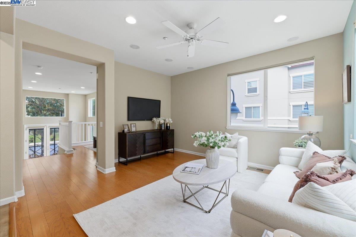 Detail Gallery Image 26 of 58 For 6586 Sierra Ln, Dublin,  CA 94568 - 3 Beds | 2/1 Baths