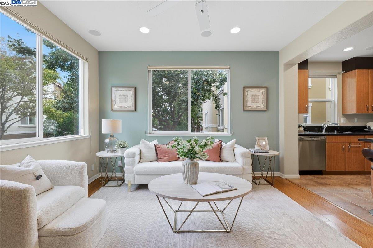 Detail Gallery Image 28 of 58 For 6586 Sierra Ln, Dublin,  CA 94568 - 3 Beds | 2/1 Baths