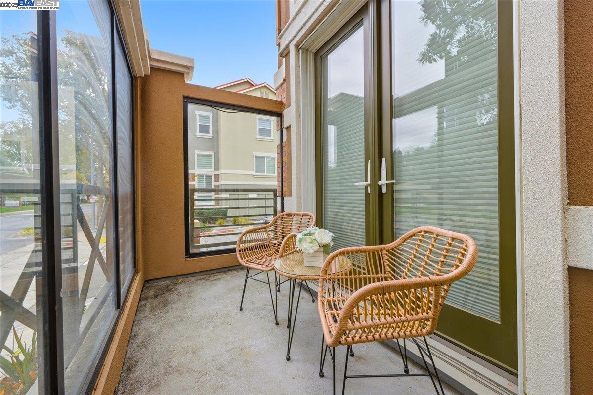 Detail Gallery Image 5 of 58 For 6586 Sierra Ln, Dublin,  CA 94568 - 3 Beds | 2/1 Baths