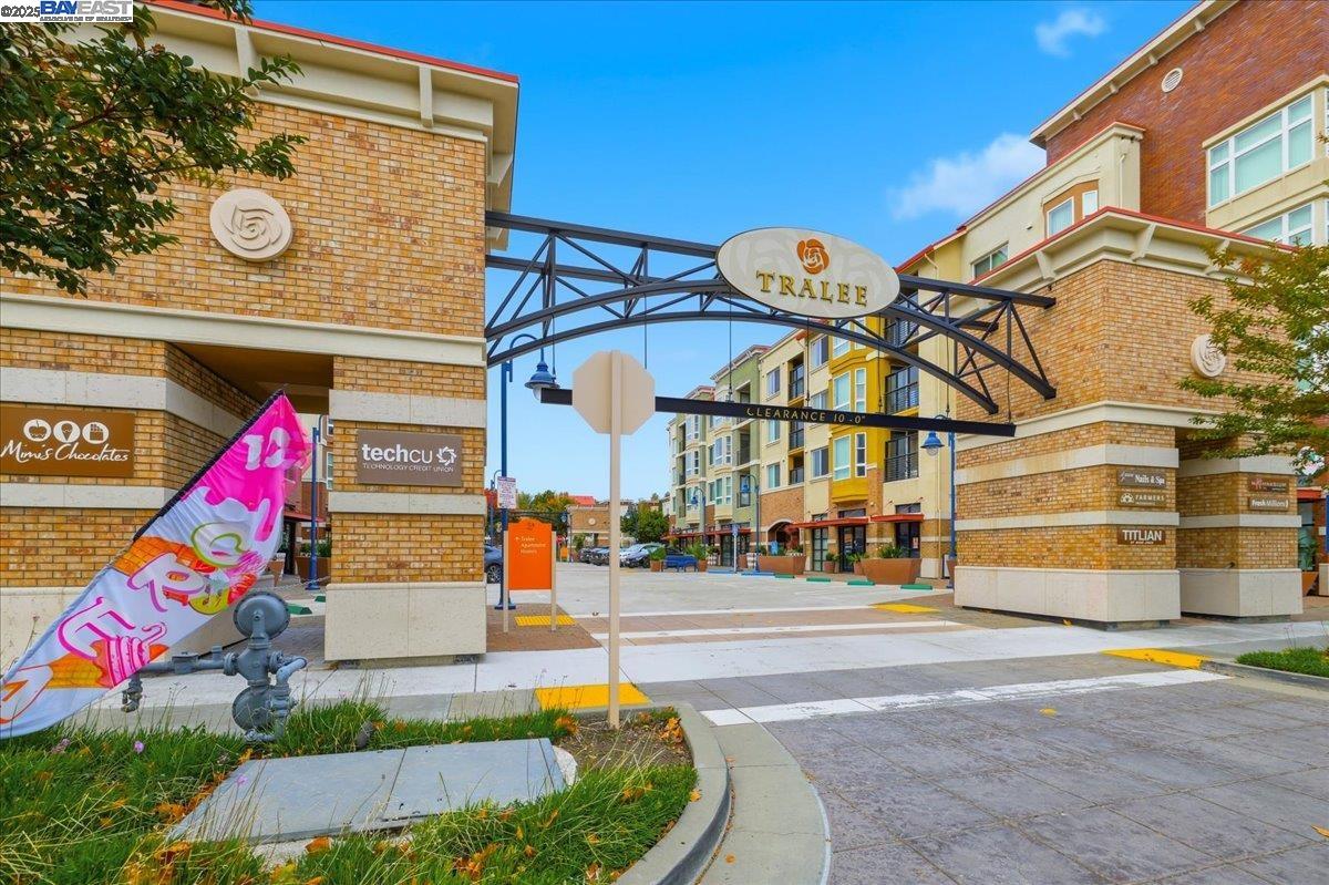 Detail Gallery Image 52 of 58 For 6586 Sierra Ln, Dublin,  CA 94568 - 3 Beds | 2/1 Baths