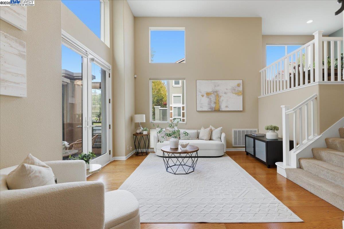 Detail Gallery Image 10 of 58 For 6586 Sierra Ln, Dublin,  CA 94568 - 3 Beds | 2/1 Baths