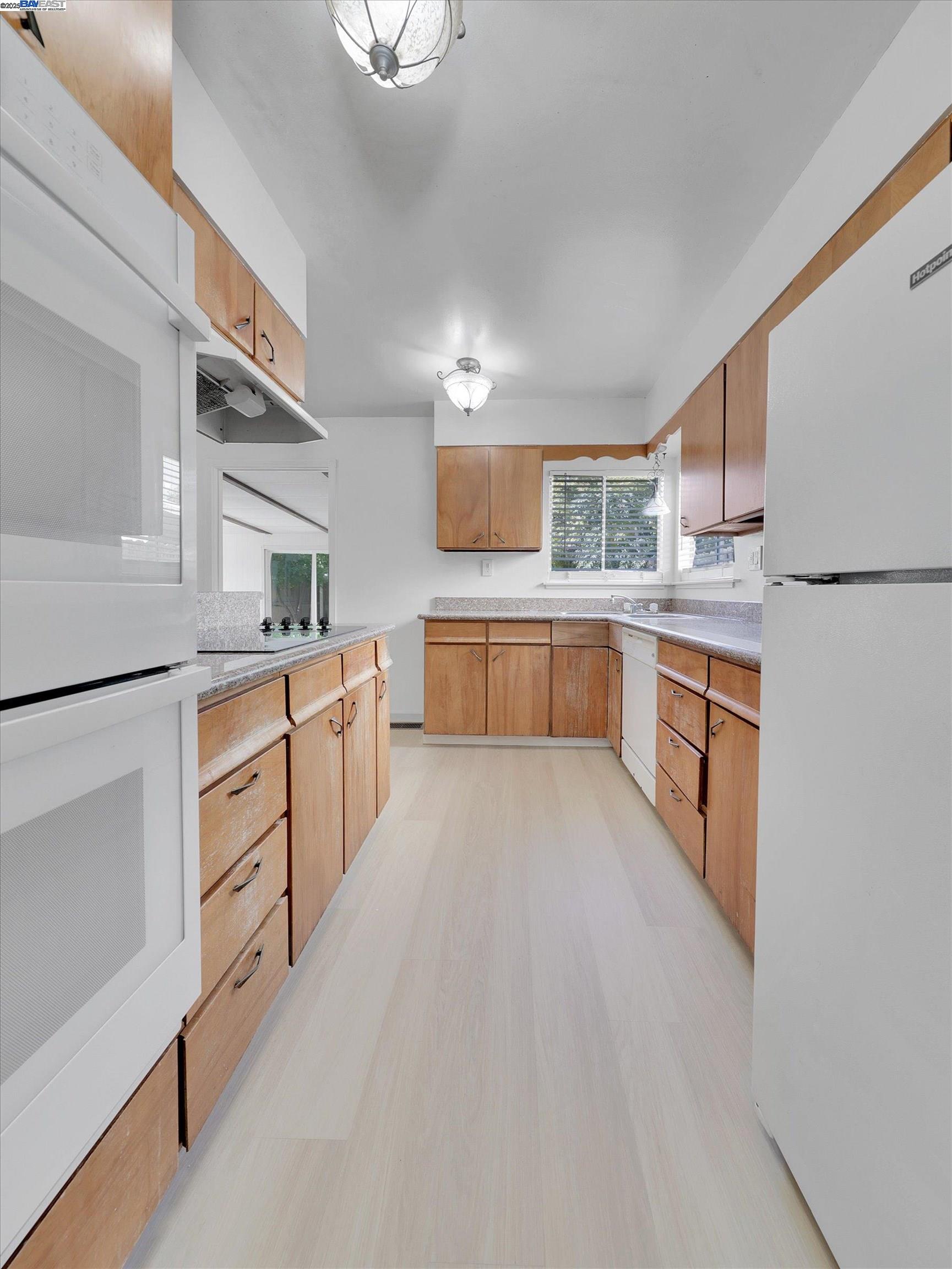 Detail Gallery Image 13 of 33 For 2036 Glenwood Dr, Antioch,  CA 94509 - 3 Beds | 1 Baths