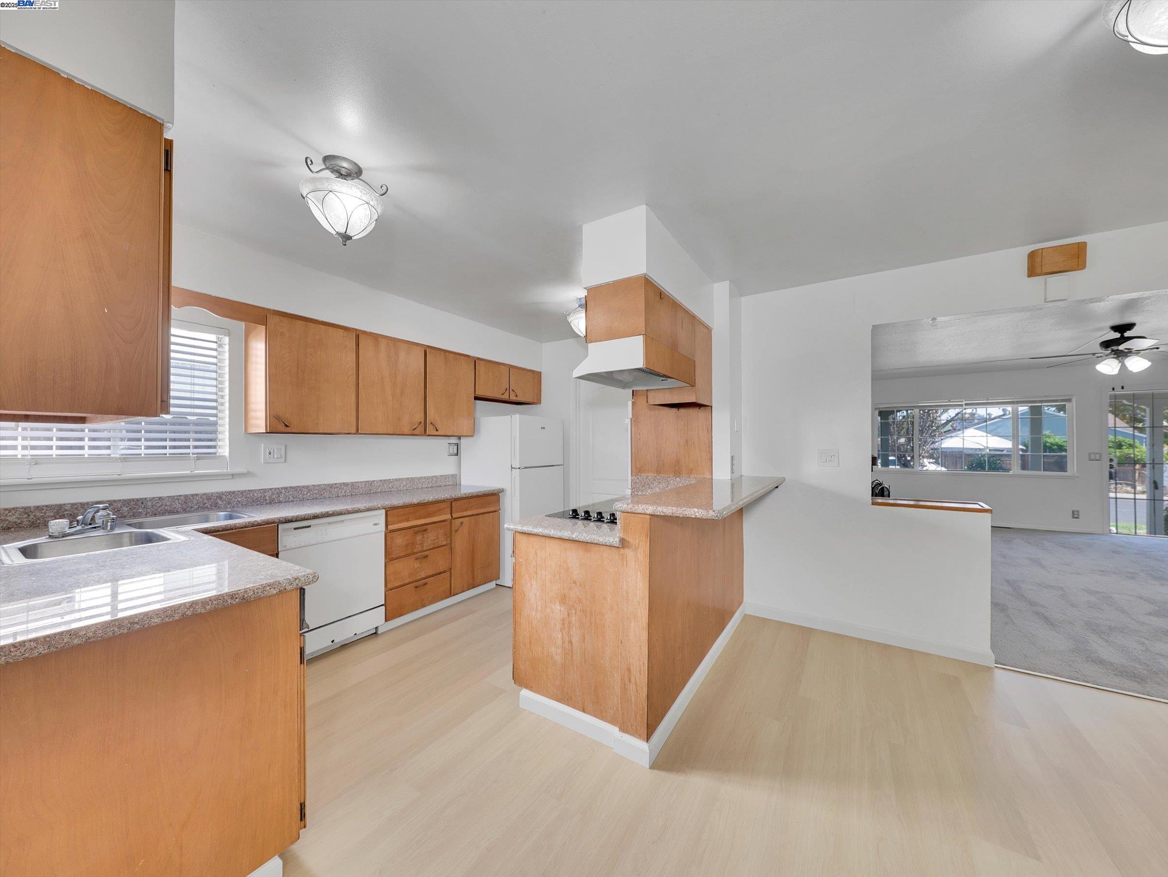 Detail Gallery Image 16 of 33 For 2036 Glenwood Dr, Antioch,  CA 94509 - 3 Beds | 1 Baths