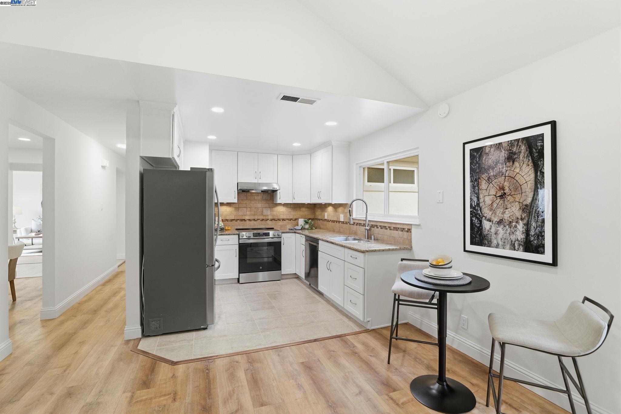 Detail Gallery Image 14 of 33 For 240 Carmelita Pl, Fremont,  CA 94539 - 3 Beds | 2 Baths