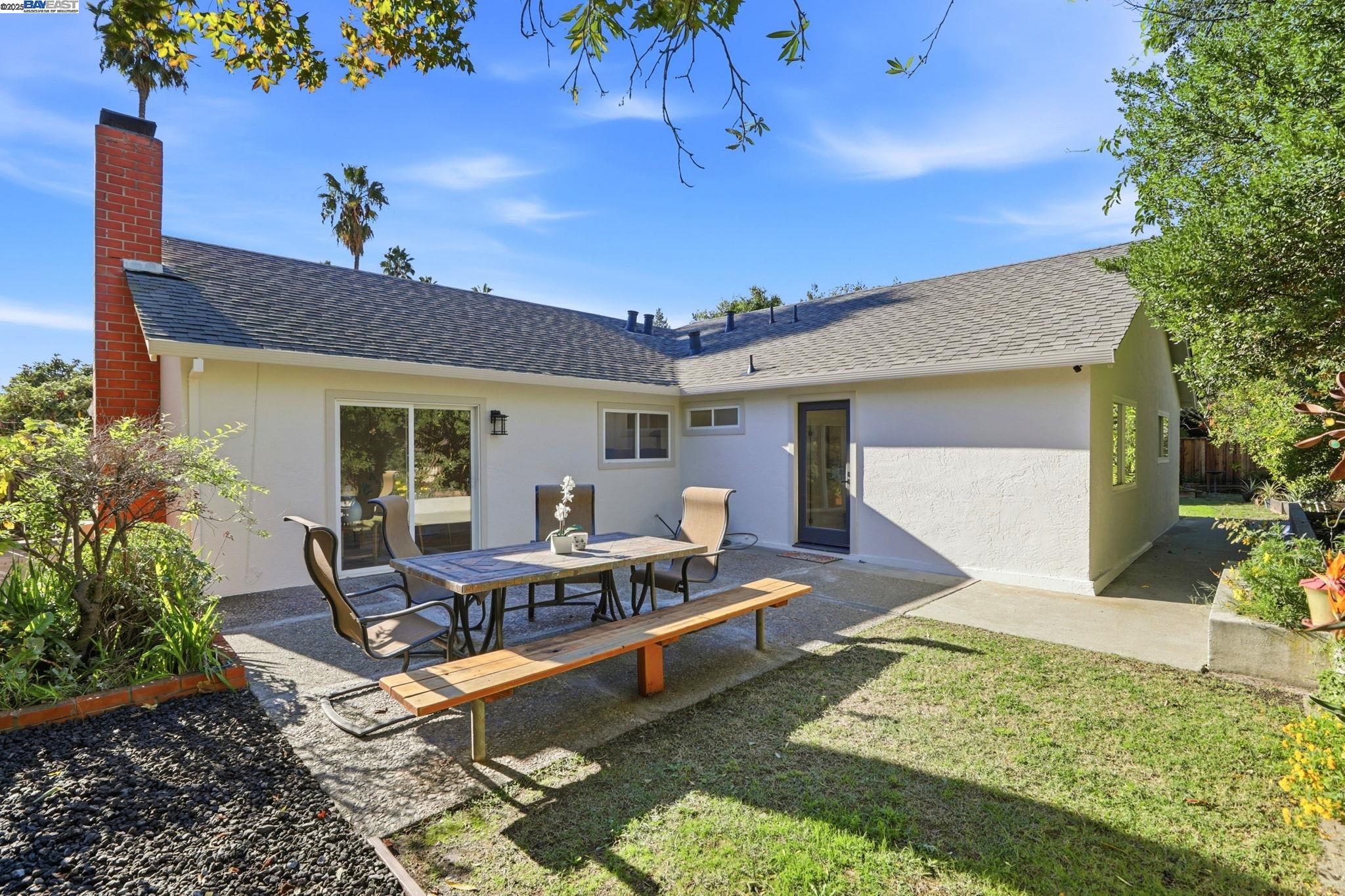 Detail Gallery Image 28 of 33 For 240 Carmelita Pl, Fremont,  CA 94539 - 3 Beds | 2 Baths