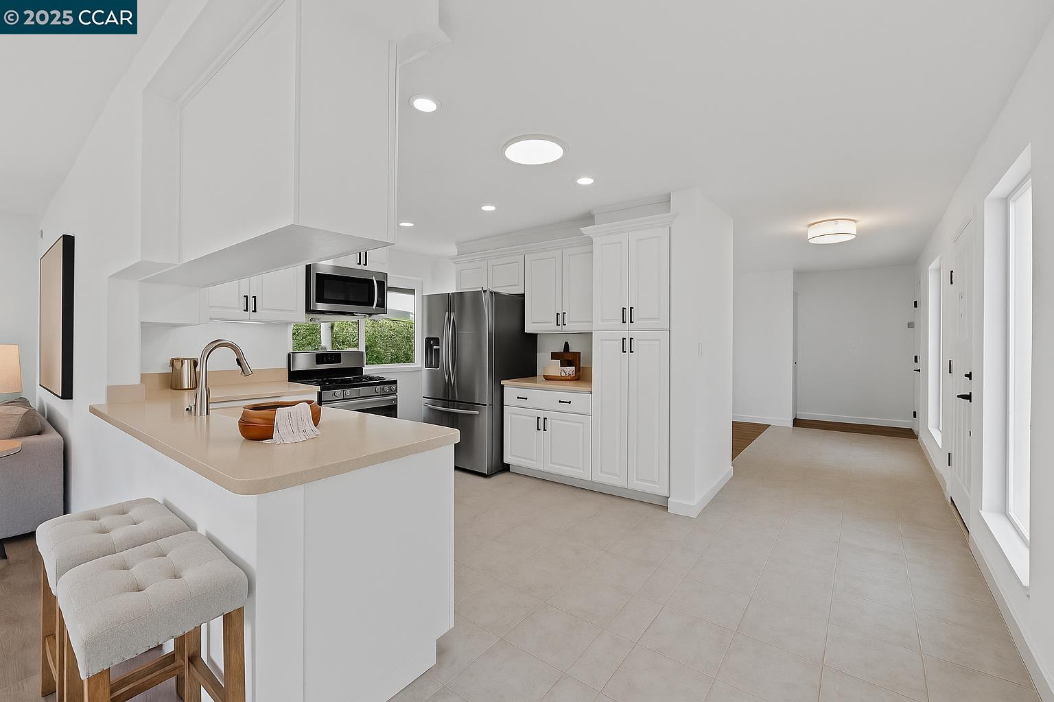 Detail Gallery Image 7 of 29 For 7278 Prow Way, Dublin,  CA 94568 - 4 Beds | 2 Baths