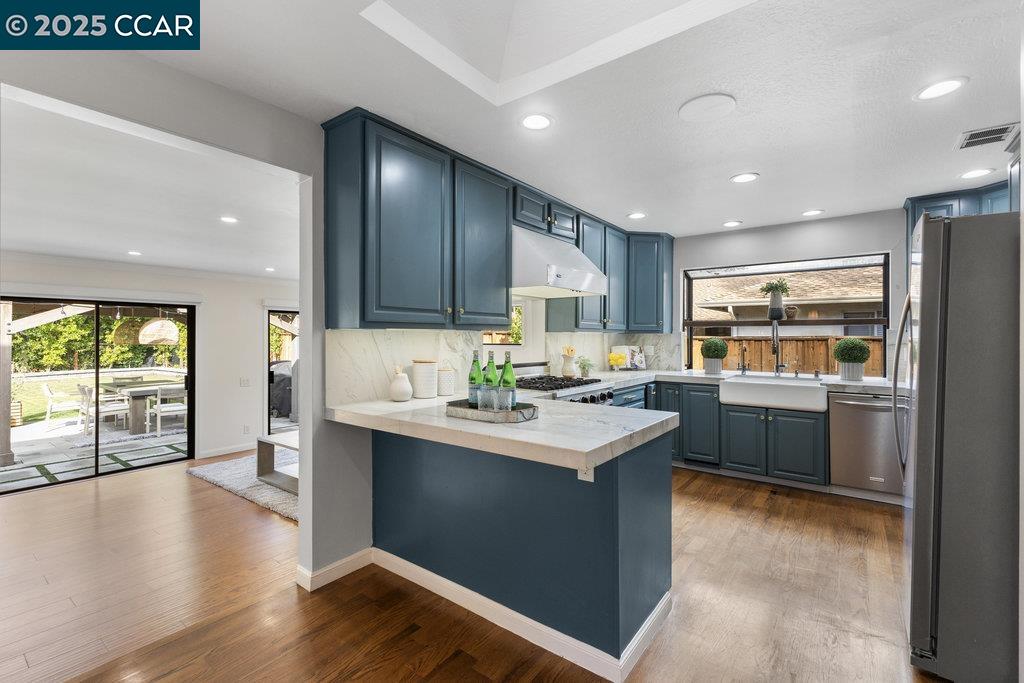 Detail Gallery Image 13 of 42 For 1806 Newell Ave, Walnut Creek,  CA 94595 - 3 Beds | 2 Baths