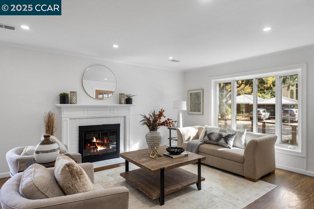 Detail Gallery Image 5 of 42 For 1806 Newell Ave, Walnut Creek,  CA 94595 - 3 Beds | 2 Baths