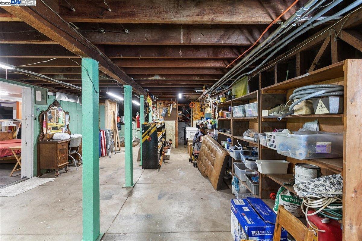 Detail Gallery Image 31 of 47 For 629 Santa Clara Ave., Alameda,  CA 94501 - 6 Beds | 4/1 Baths