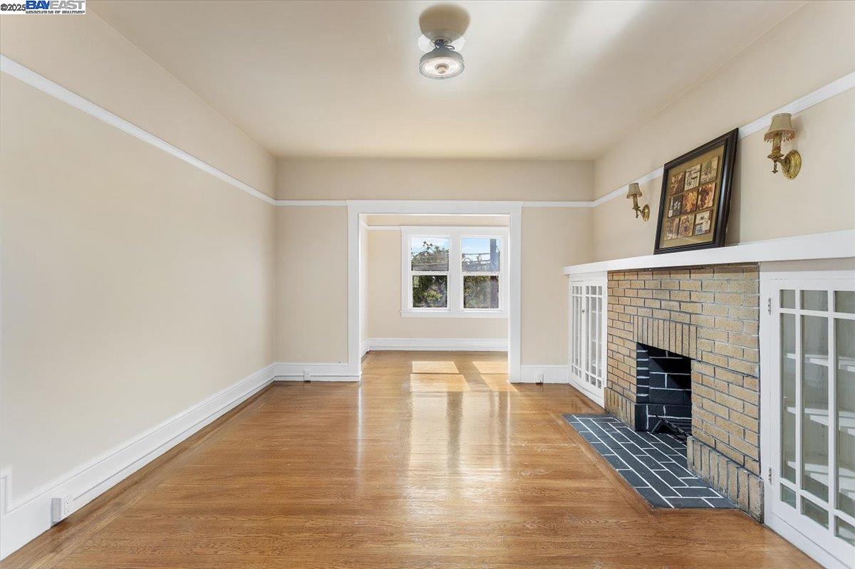 Detail Gallery Image 11 of 47 For 629 Santa Clara Ave., Alameda,  CA 94501 - – Beds | – Baths