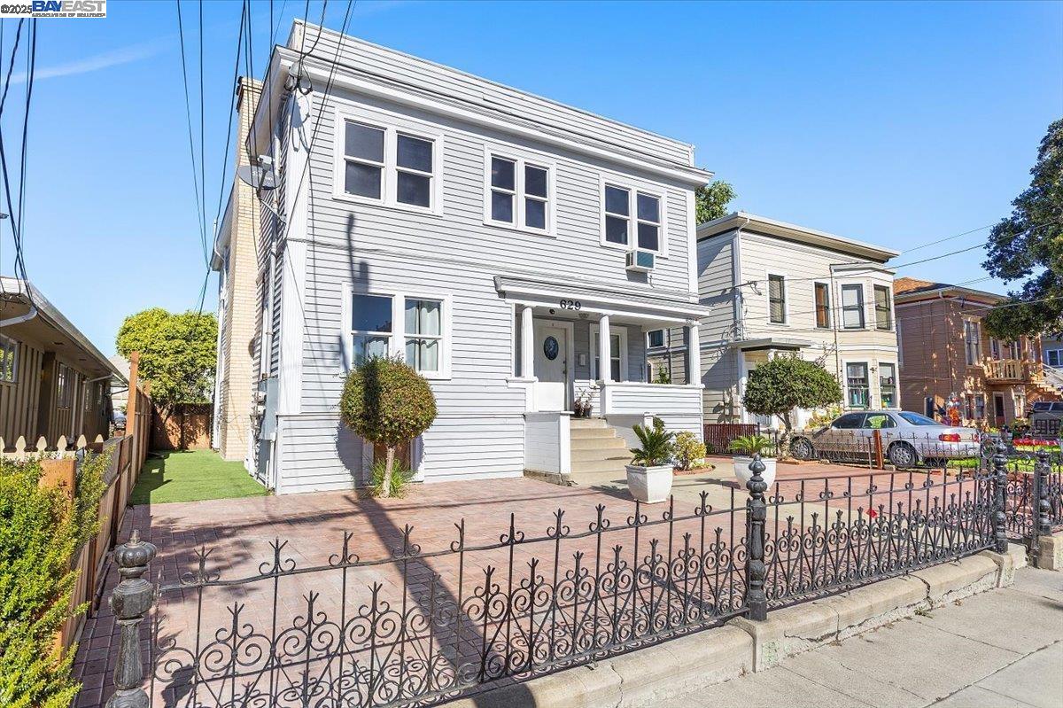 Detail Gallery Image 3 of 47 For 629 Santa Clara Ave., Alameda,  CA 94501 - – Beds | – Baths