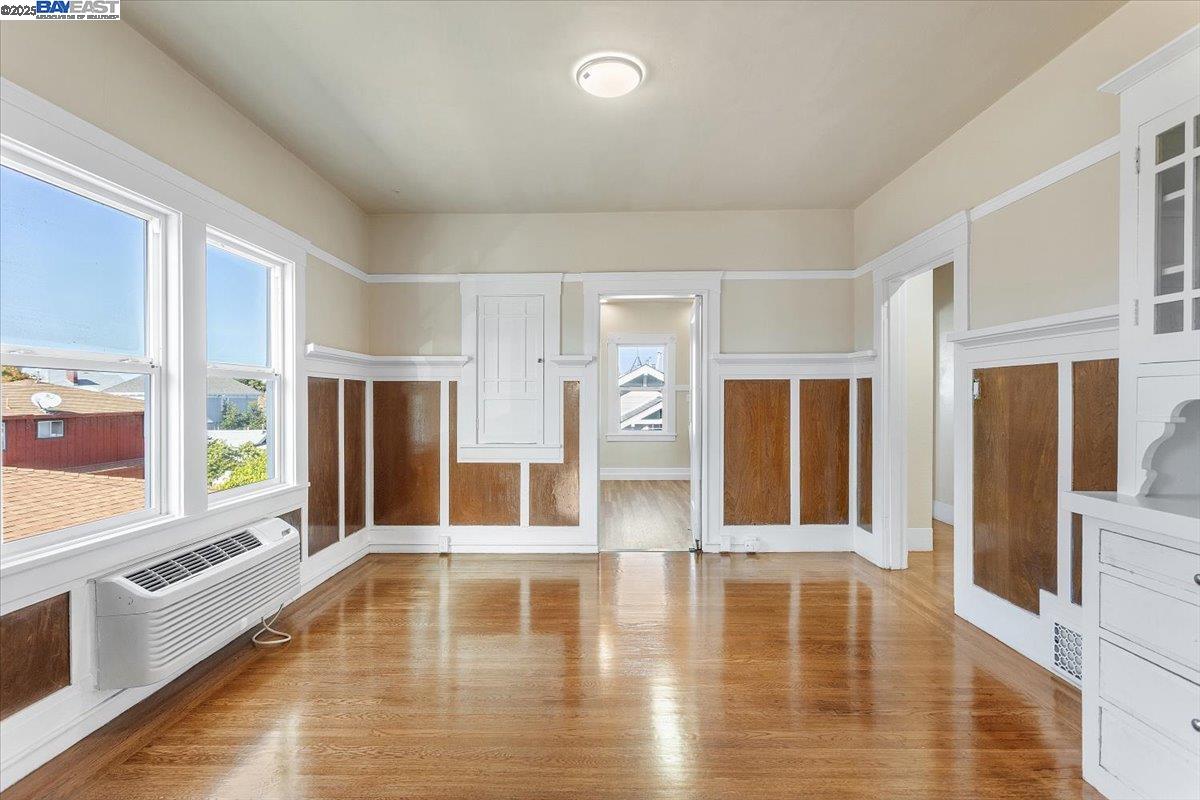 Detail Gallery Image 8 of 47 For 629 Santa Clara Ave., Alameda,  CA 94501 - – Beds | – Baths