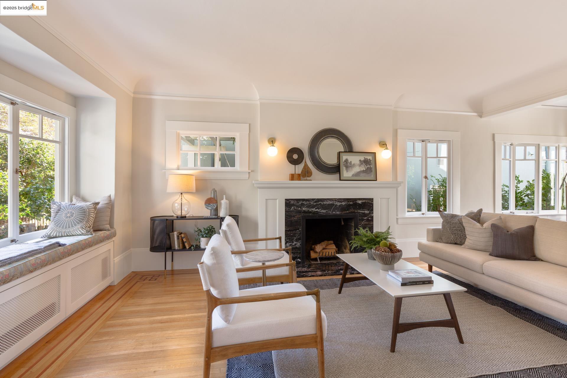 Detail Gallery Image 13 of 57 For 2964 Magnolia St, Berkeley,  CA 94705 - 4 Beds | 3/1 Baths