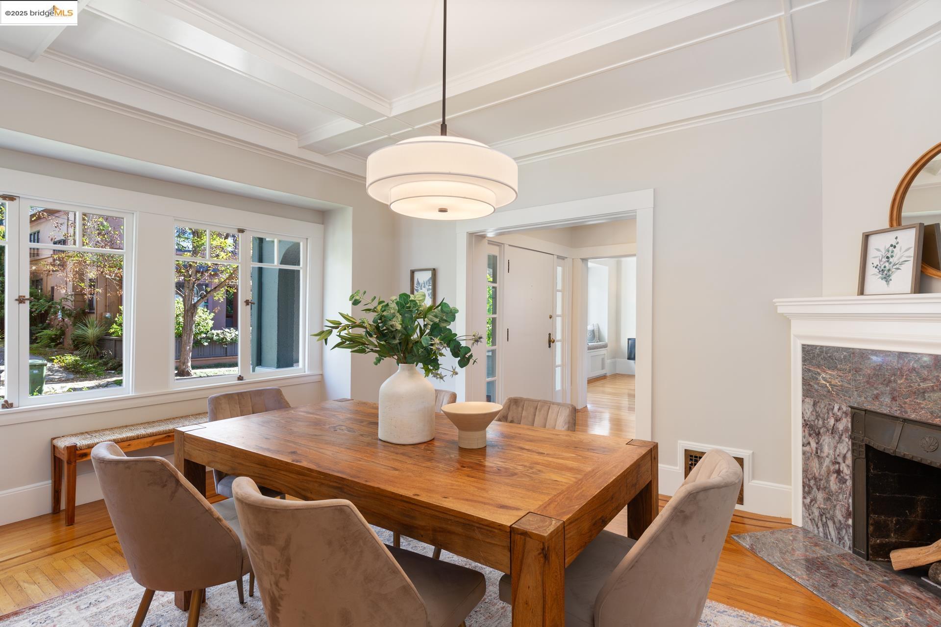 Detail Gallery Image 17 of 57 For 2964 Magnolia St, Berkeley,  CA 94705 - 4 Beds | 3/1 Baths