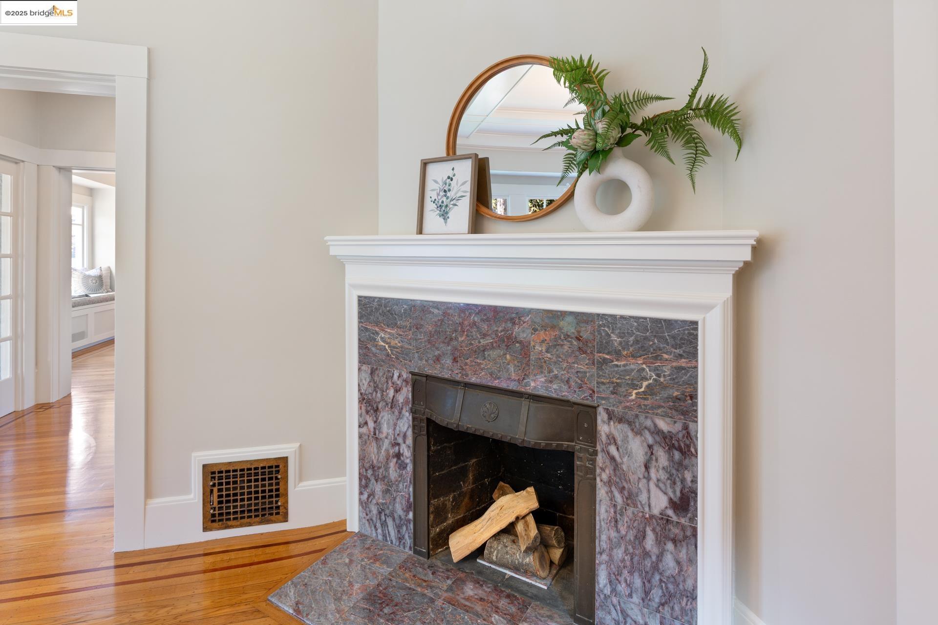 Detail Gallery Image 18 of 57 For 2964 Magnolia St, Berkeley,  CA 94705 - 4 Beds | 3/1 Baths