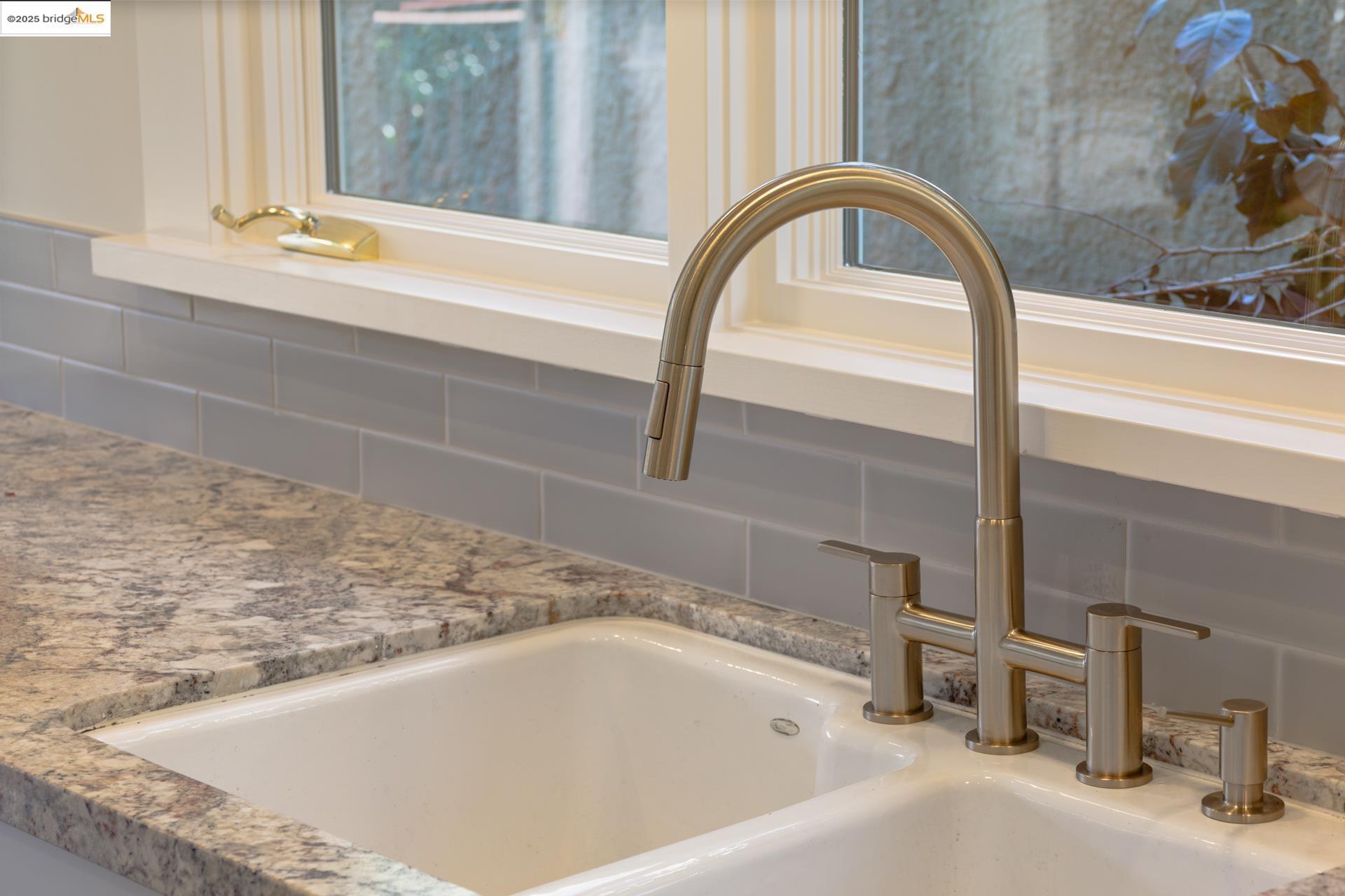 Detail Gallery Image 24 of 57 For 2964 Magnolia St, Berkeley,  CA 94705 - 4 Beds | 3/1 Baths