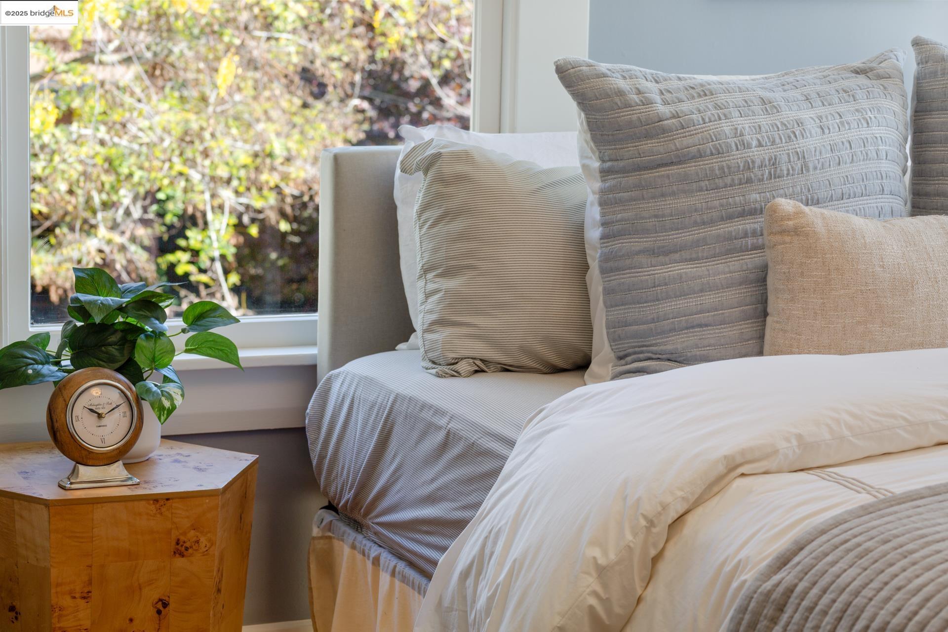 Detail Gallery Image 36 of 57 For 2964 Magnolia St, Berkeley,  CA 94705 - 4 Beds | 3/1 Baths