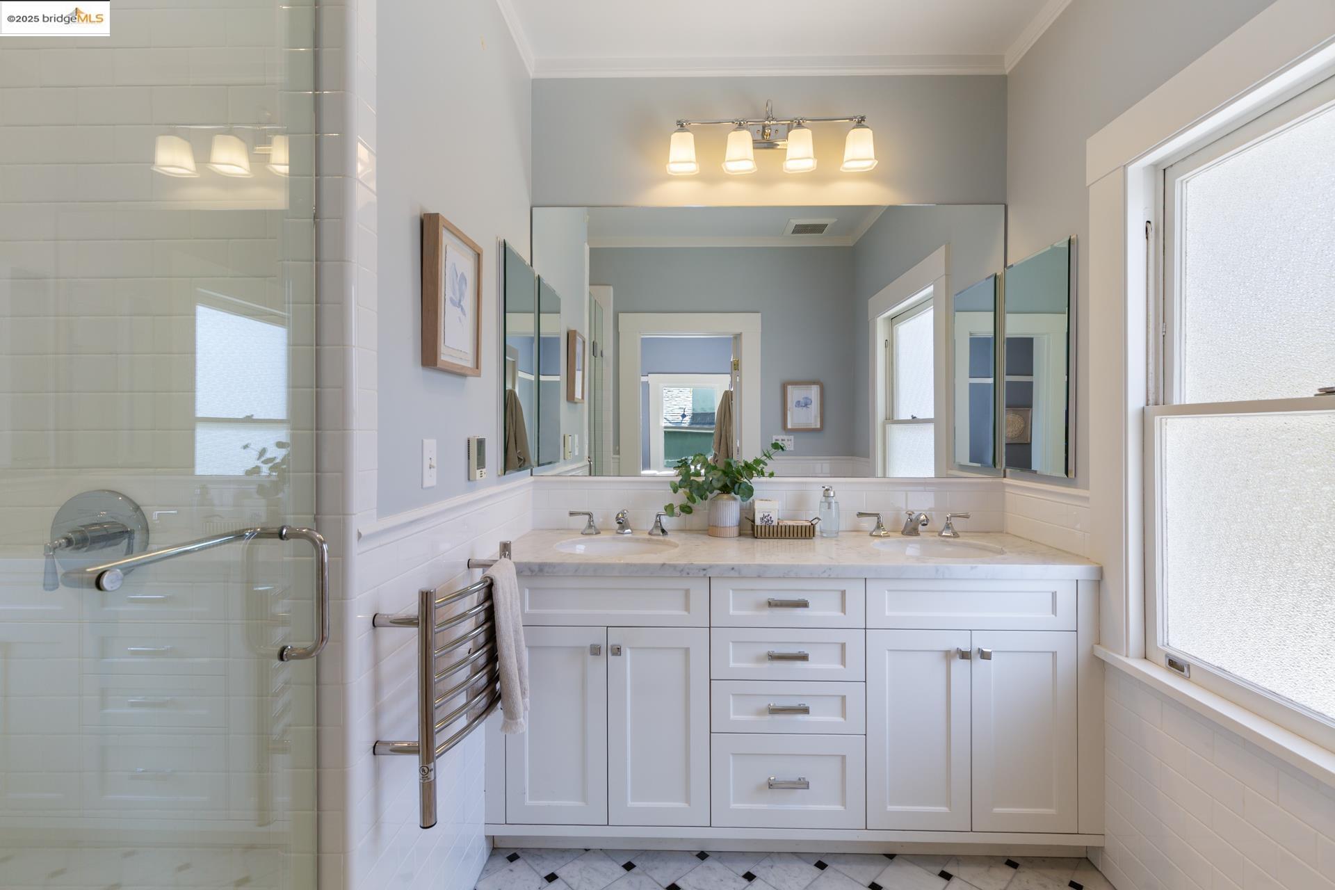 Detail Gallery Image 38 of 57 For 2964 Magnolia St, Berkeley,  CA 94705 - 4 Beds | 3/1 Baths