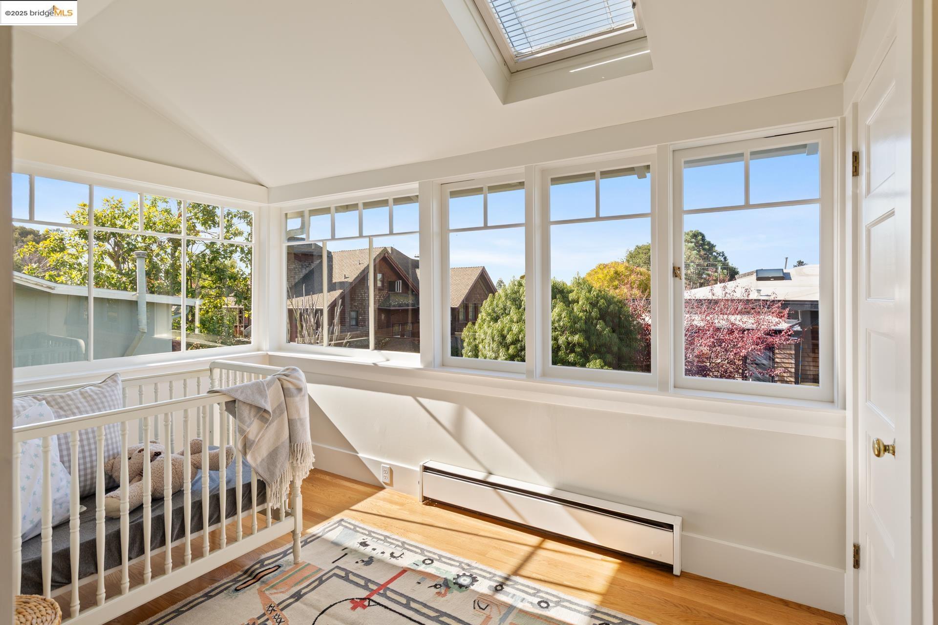 Detail Gallery Image 45 of 57 For 2964 Magnolia St, Berkeley,  CA 94705 - 4 Beds | 3/1 Baths