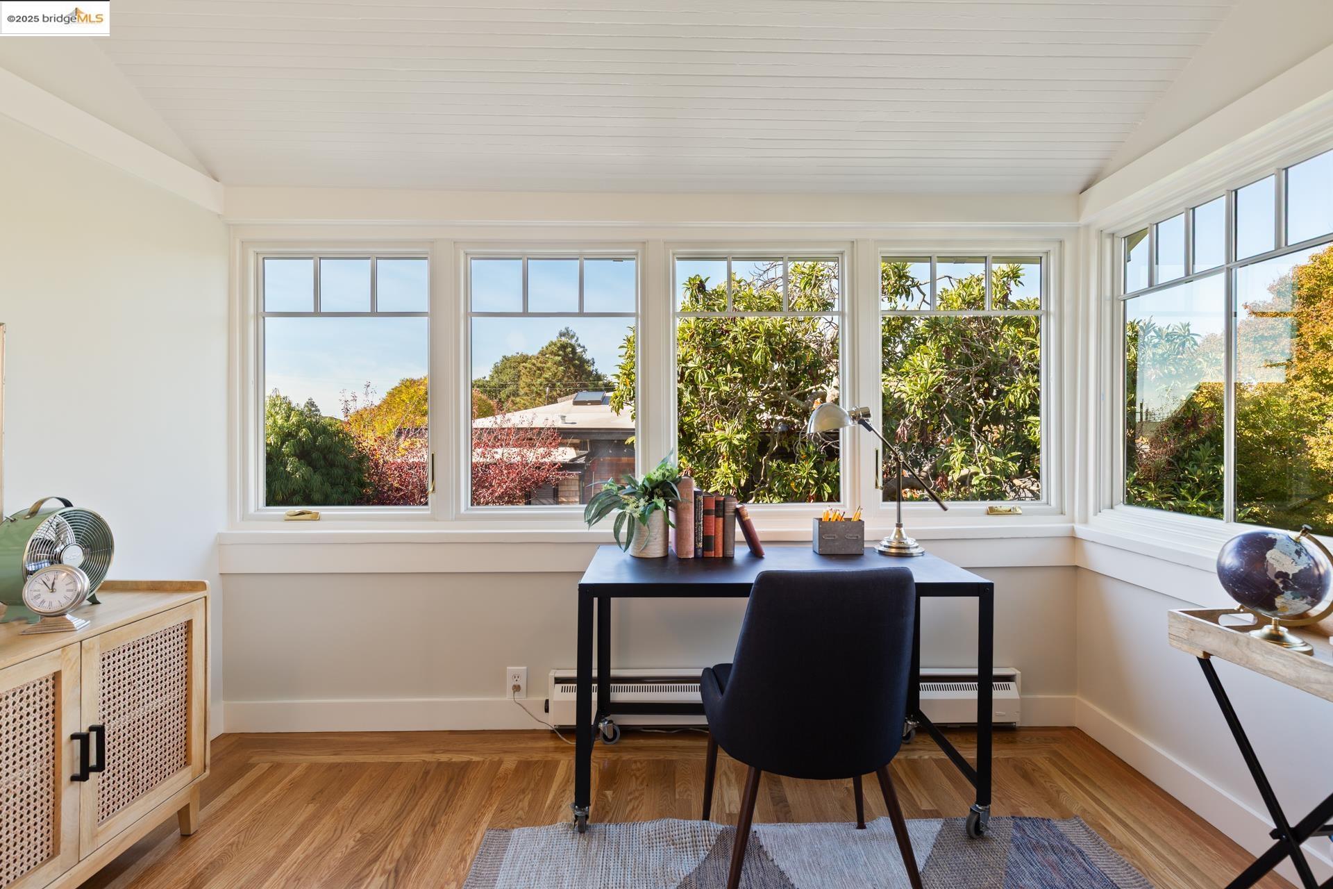 Detail Gallery Image 50 of 57 For 2964 Magnolia St, Berkeley,  CA 94705 - 4 Beds | 3/1 Baths