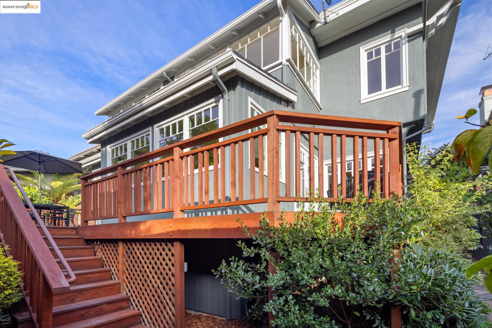 Detail Gallery Image 54 of 57 For 2964 Magnolia St, Berkeley,  CA 94705 - 4 Beds | 3/1 Baths