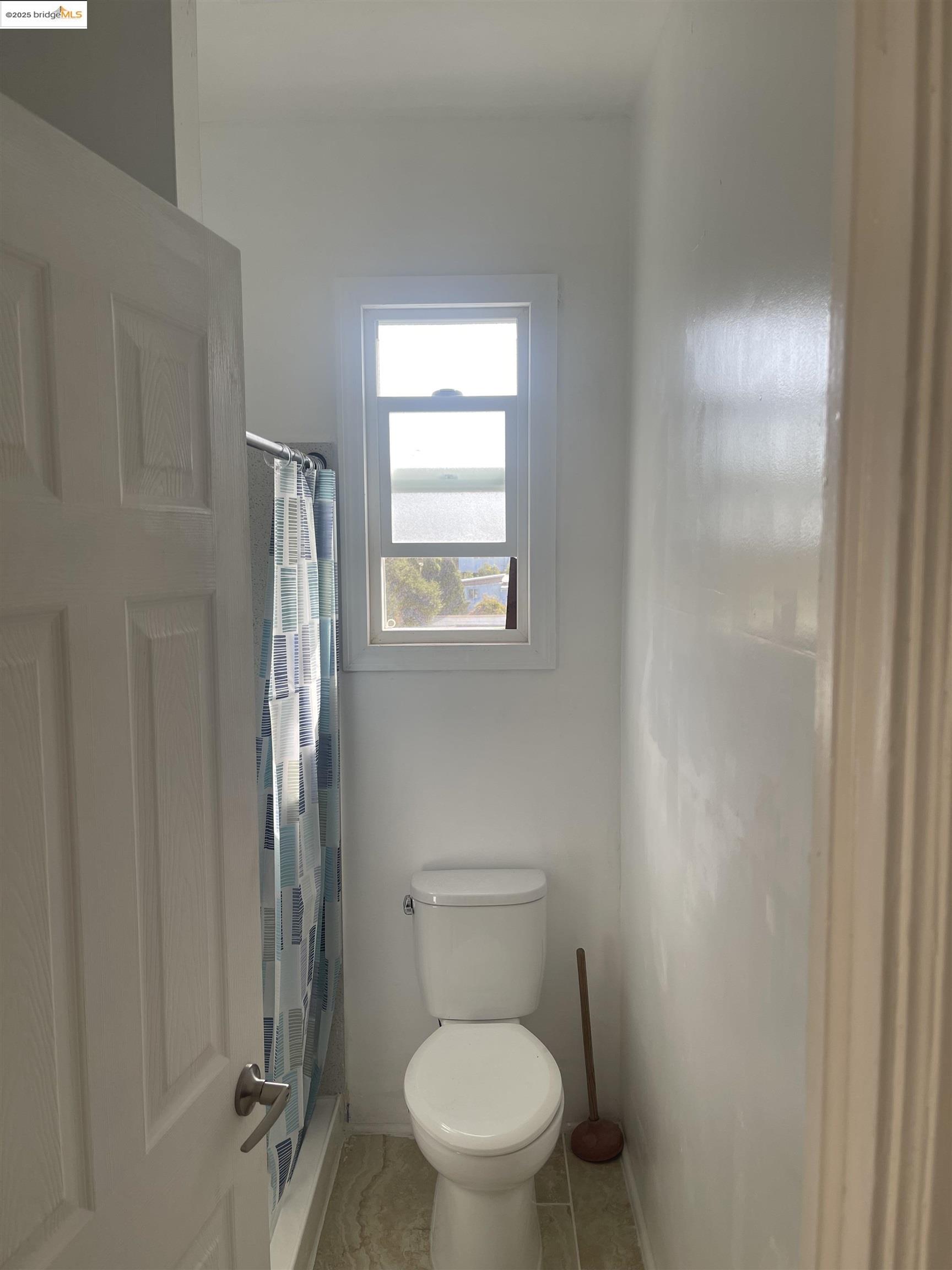 Detail Gallery Image 3 of 20 For 2212 17th Ave, Oakland,  CA 94606 - – Beds | – Baths