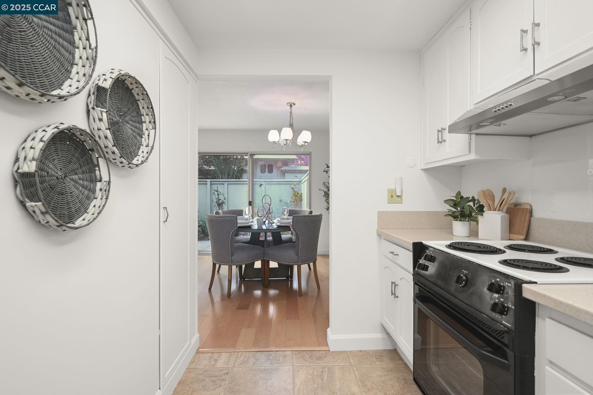 Detail Gallery Image 14 of 40 For 1801 Golden Rain Rd #3,  Walnut Creek,  CA 94595 - 2 Beds | 2 Baths