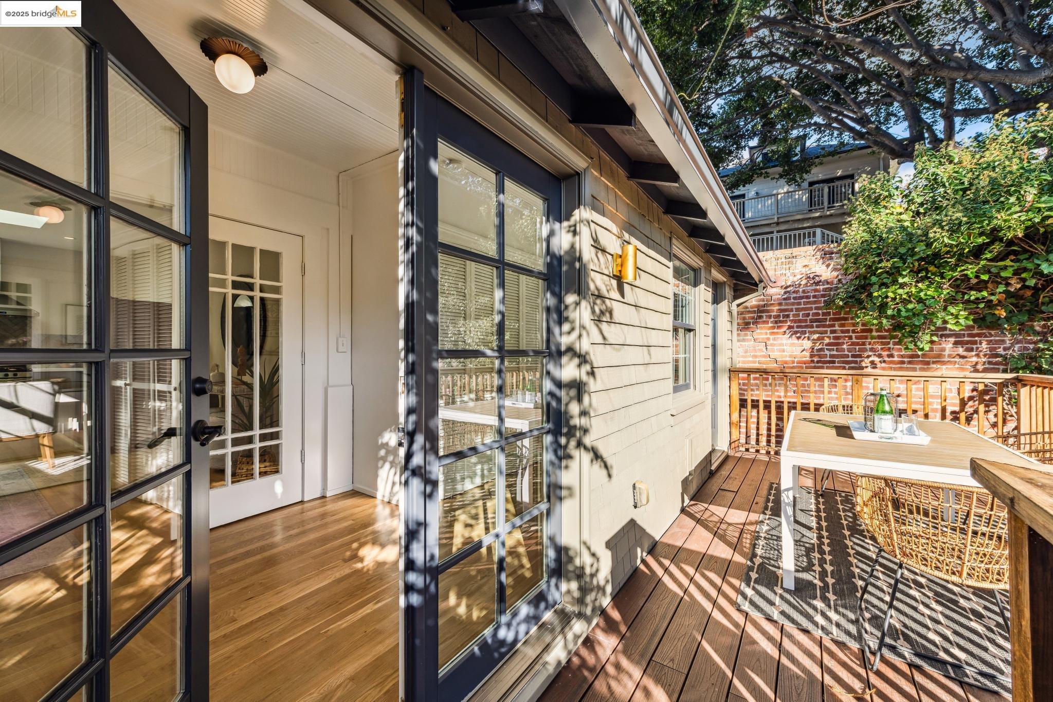 Detail Gallery Image 40 of 60 For 2636 Alcatraz Ave, Berkeley,  CA 94705 - 4 Beds | 3 Baths