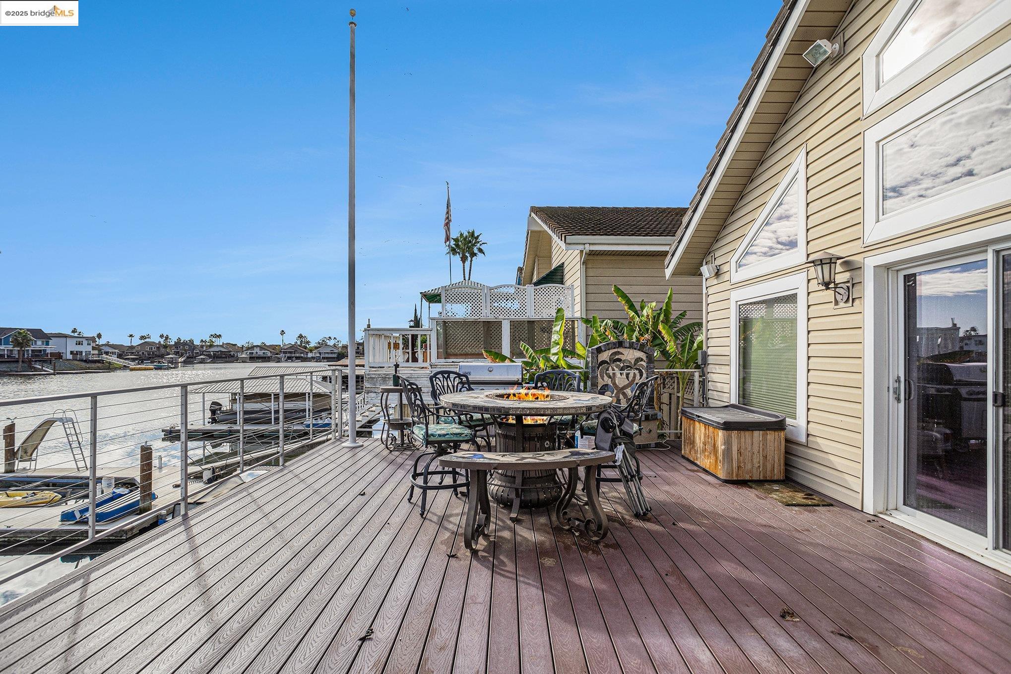 Detail Gallery Image 9 of 19 For 2011 Windward Pt, Discovery Bay,  CA 94505 - 4 Beds | 2/1 Baths