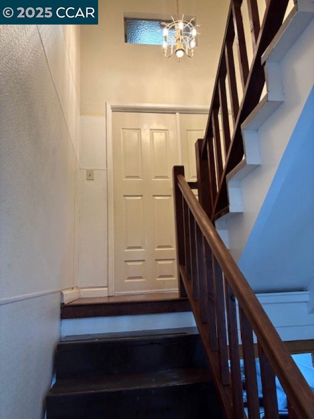 Detail Gallery Image 2 of 20 For 965 Parkside Drive, El Sobrante,  CA 94603 - 3 Beds | 2/1 Baths