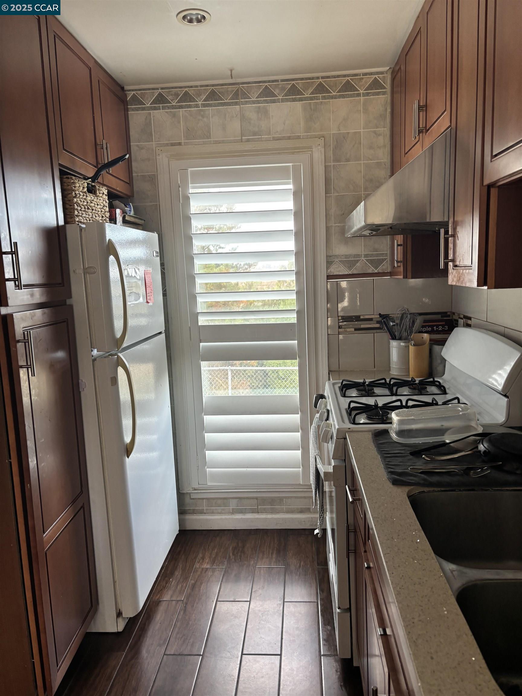 Detail Gallery Image 5 of 20 For 965 Parkside Drive, El Sobrante,  CA 94603 - 3 Beds | 2/1 Baths