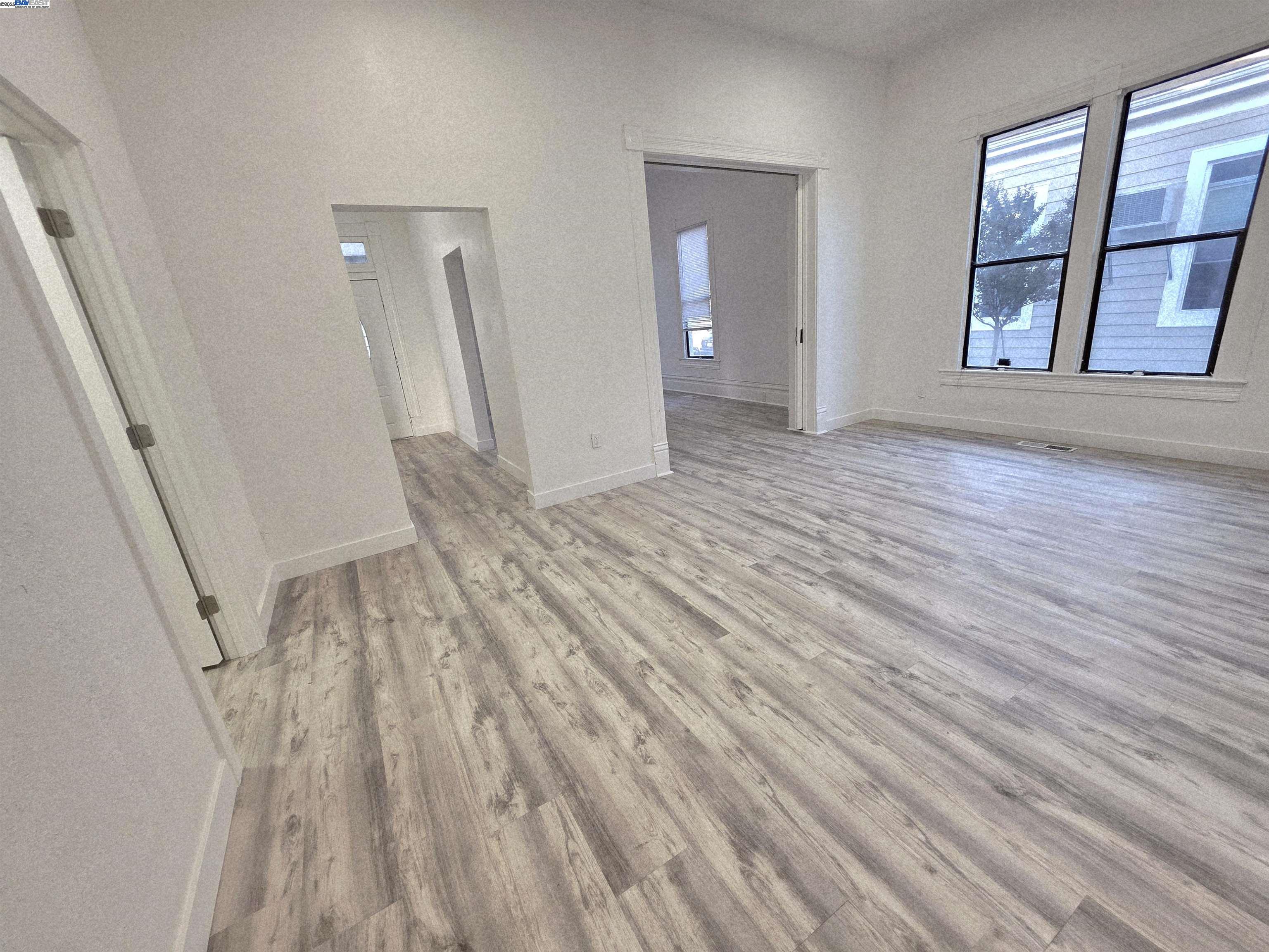 Detail Gallery Image 7 of 13 For 220 E Lodi Ave, Lodi,  CA 95240 - 4 Beds | 2/1 Baths