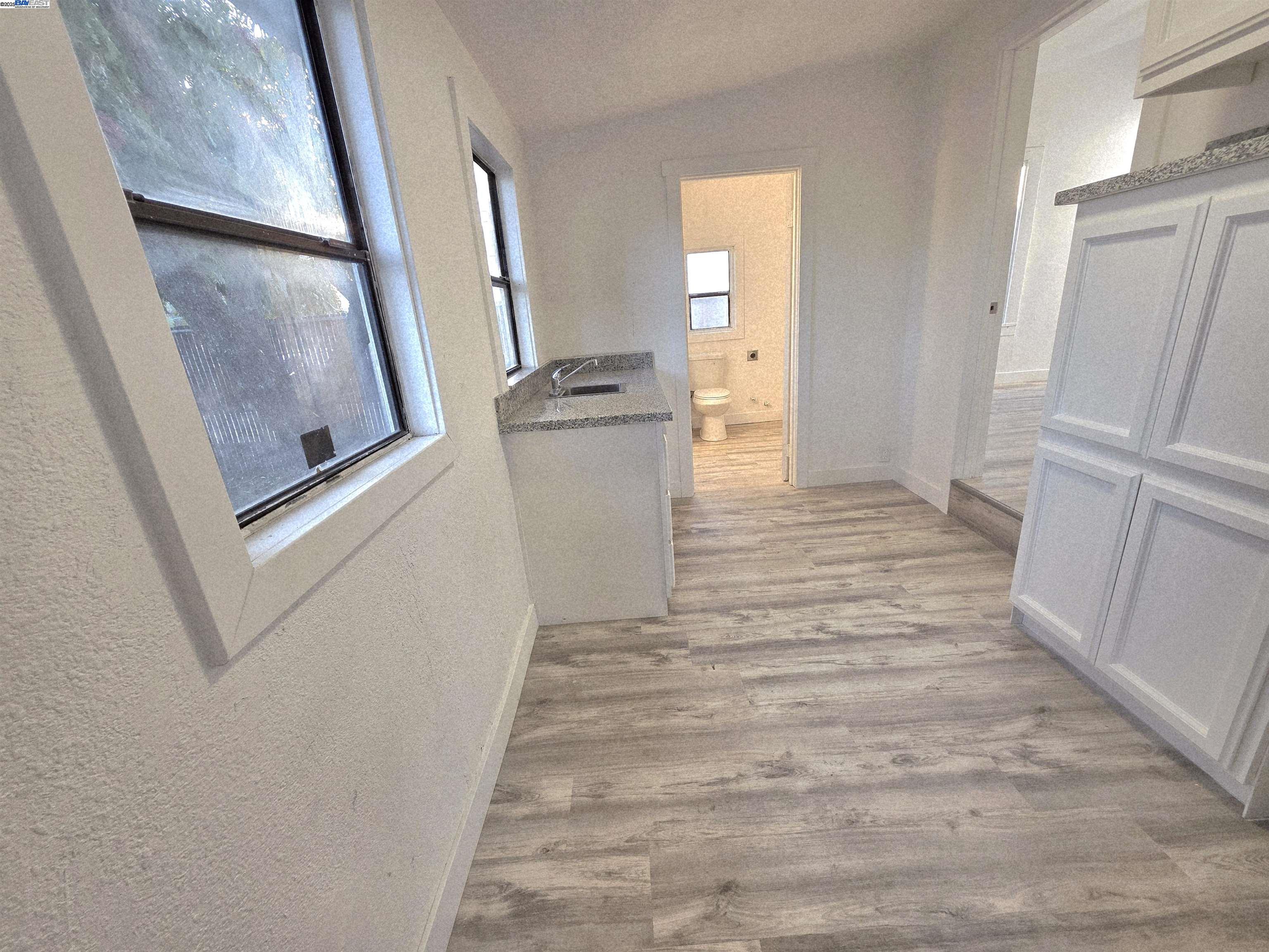 Detail Gallery Image 10 of 13 For 220 E Lodi Ave, Lodi,  CA 95240 - 4 Beds | 2/1 Baths