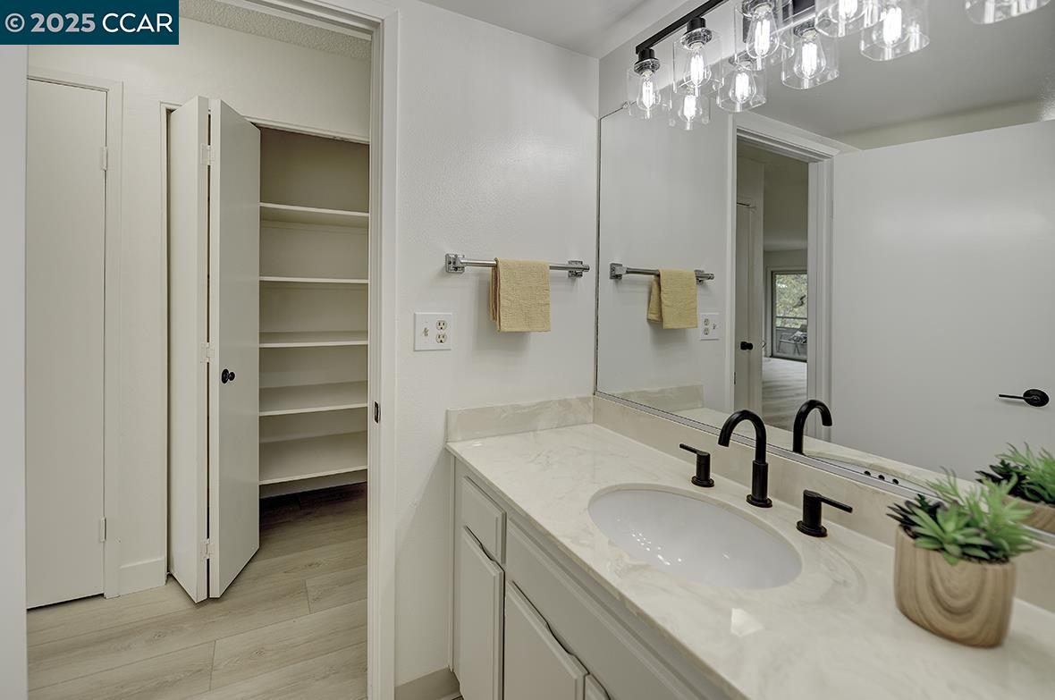 Photo #40: 41117053 Listing: Photo #40