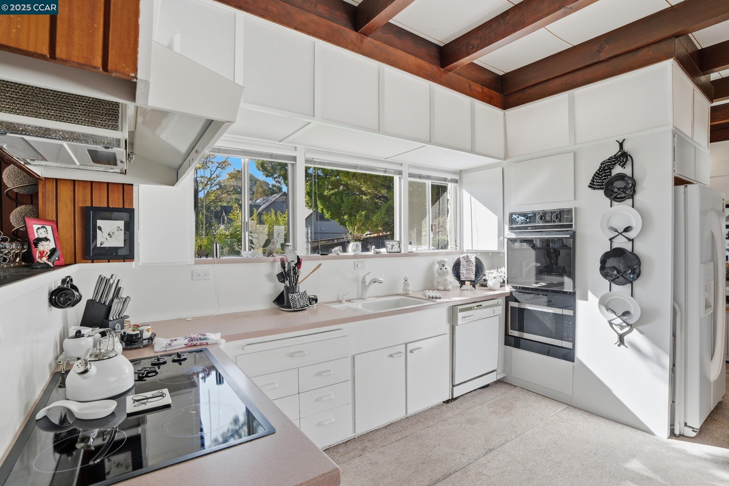 Detail Gallery Image 20 of 56 For 4900 John Muir Rd, Martinez,  CA 94553 - 3 Beds | 3 Baths