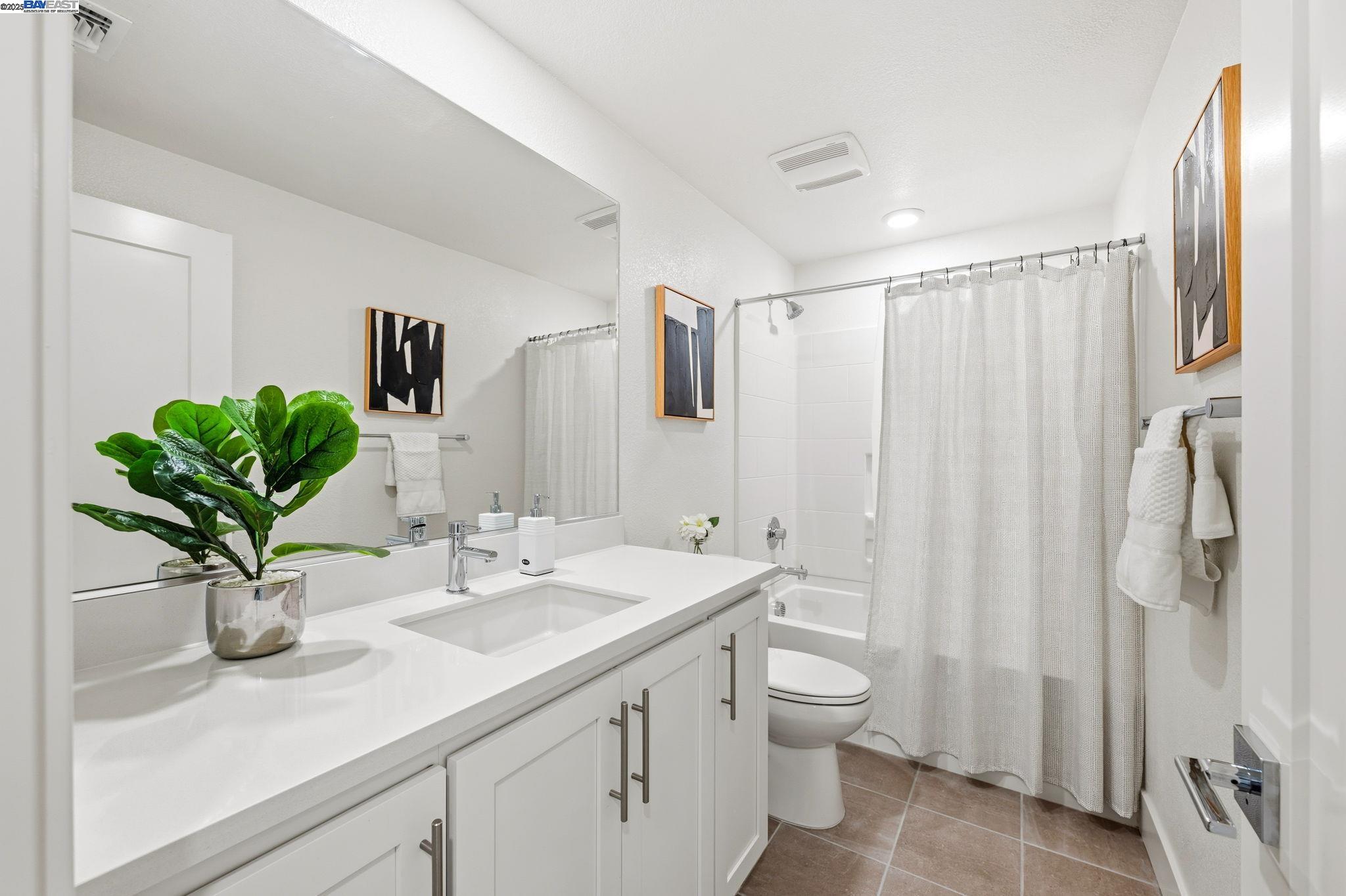 Detail Gallery Image 25 of 39 For 5581 Dublin Blvd, Dublin,  CA 94568 - 3 Beds | 3 Baths