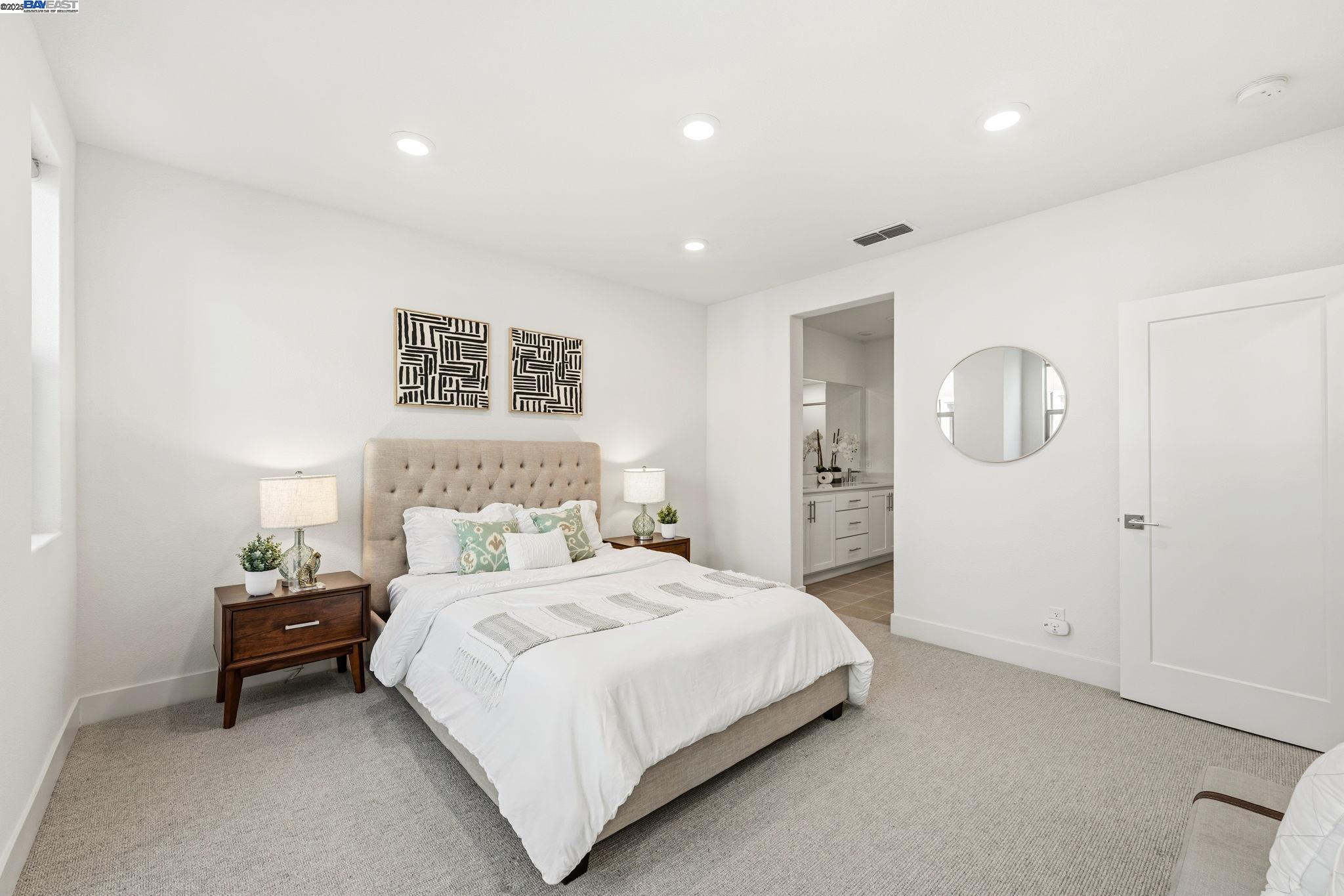 Detail Gallery Image 32 of 39 For 5581 Dublin Blvd, Dublin,  CA 94568 - 3 Beds | 3 Baths