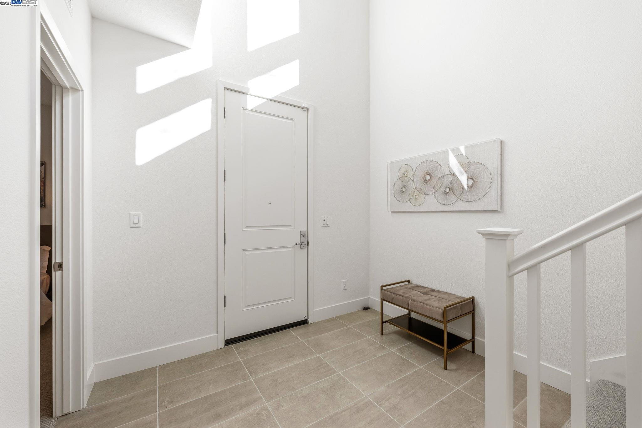 Detail Gallery Image 6 of 39 For 5581 Dublin Blvd, Dublin,  CA 94568 - 3 Beds | 3 Baths