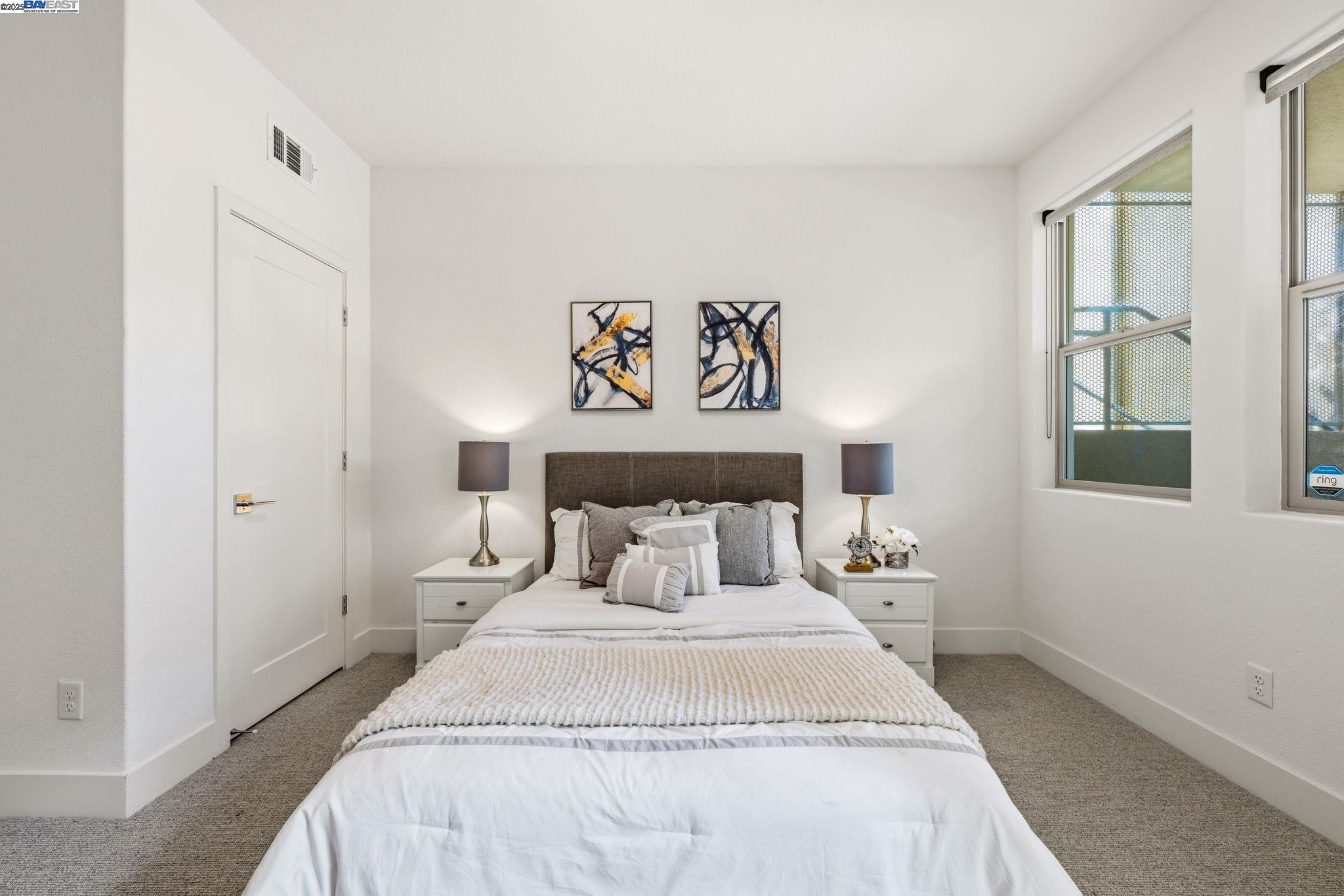 Detail Gallery Image 10 of 39 For 5581 Dublin Blvd, Dublin,  CA 94568 - 3 Beds | 3 Baths