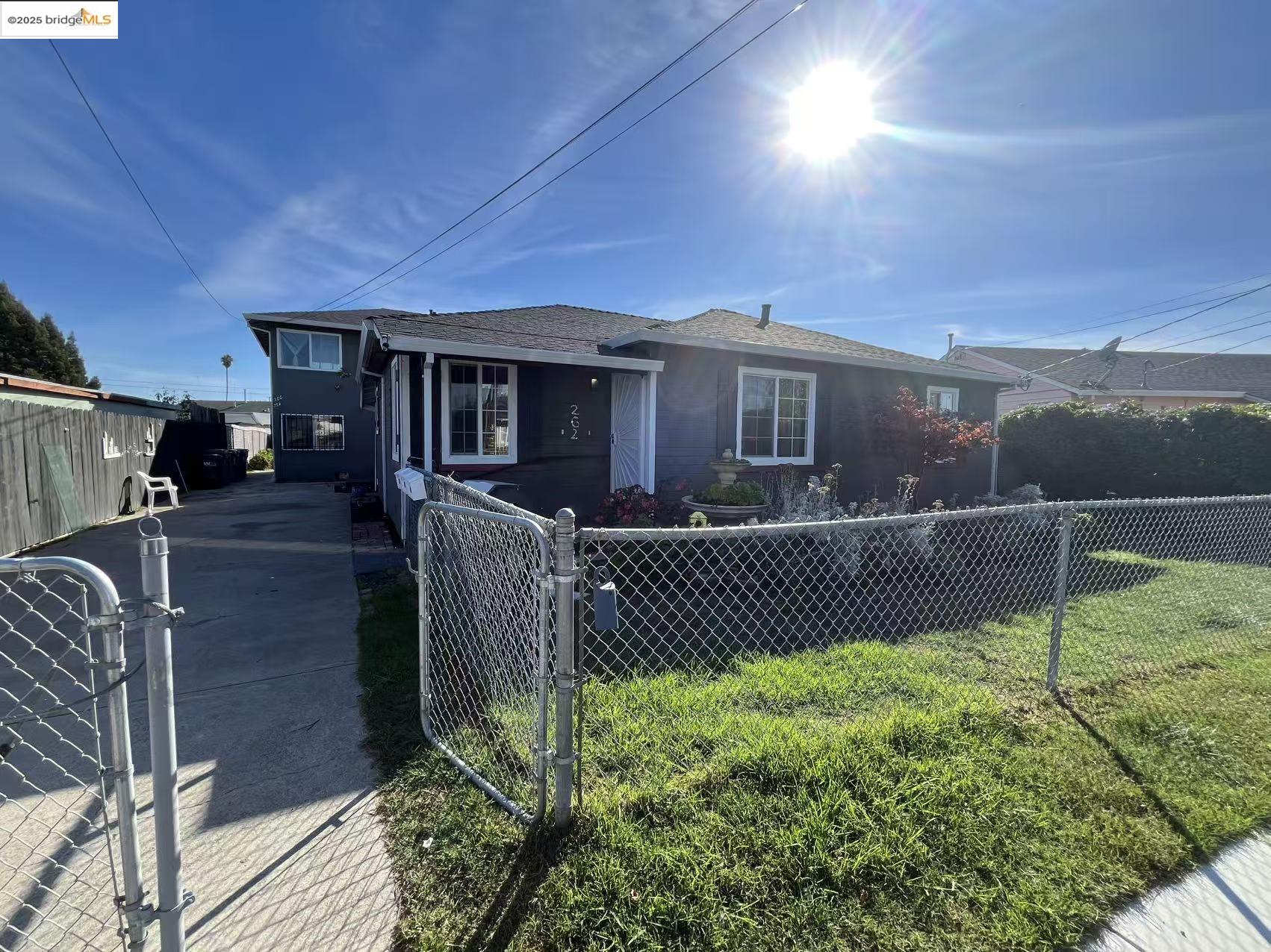 Detail Gallery Image 5 of 58 For 262 Fitzpatrick Rd, Oakland,  CA 94603 - – Beds | – Baths