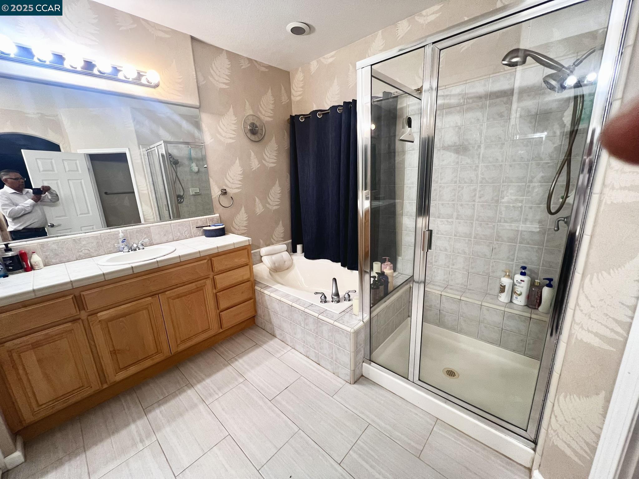 Detail Gallery Image 20 of 39 For 4045 Galenez Way, Antioch,  CA 94531 - 5 Beds | 3 Baths