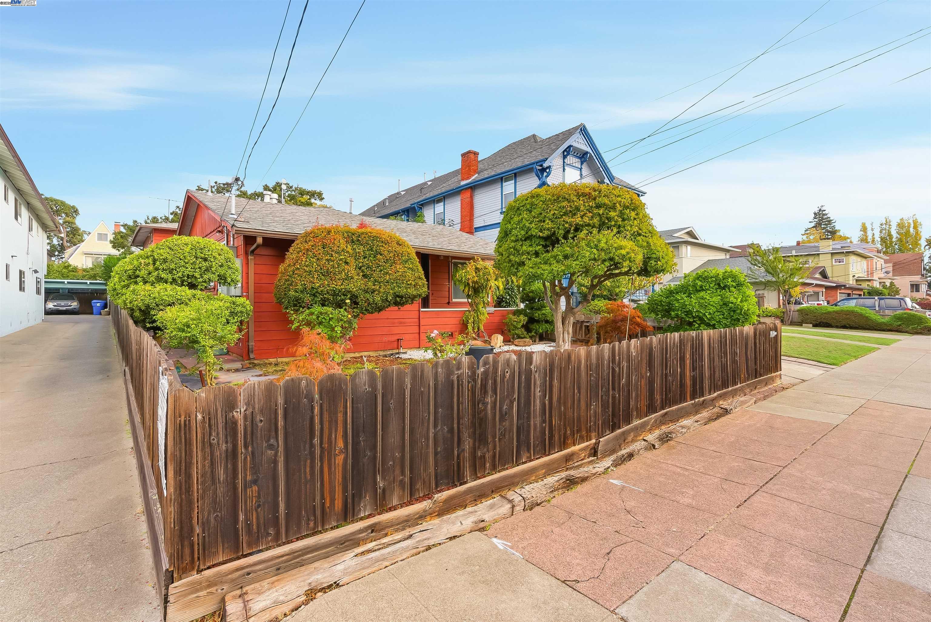 Detail Gallery Image 2 of 29 For 2133 Clinton Ave, Alameda,  CA 94501 - – Beds | – Baths