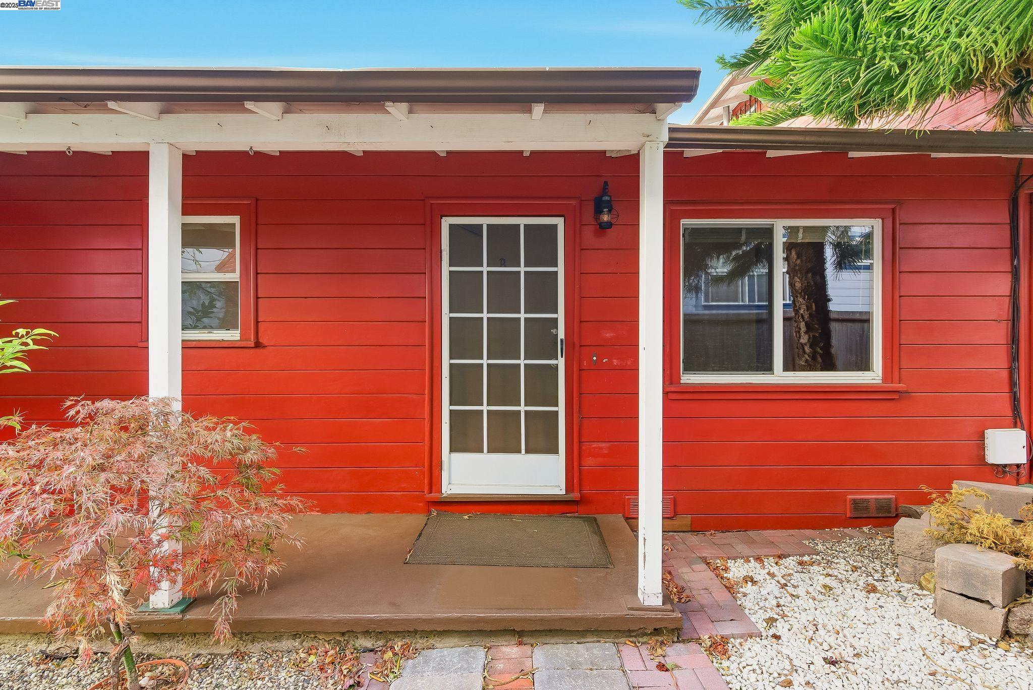 Detail Gallery Image 14 of 29 For 2133 Clinton Ave, Alameda,  CA 94501 - – Beds | – Baths