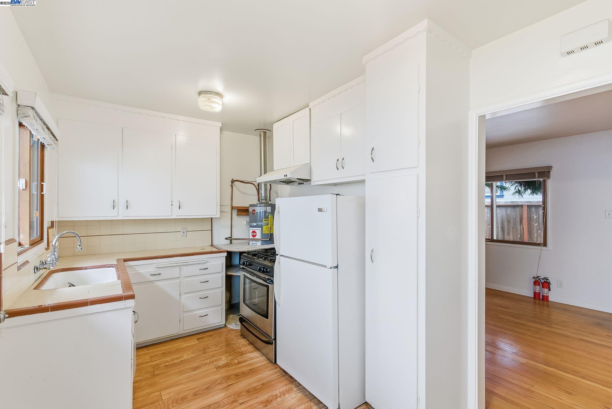 Detail Gallery Image 19 of 29 For 2133 Clinton Ave, Alameda,  CA 94501 - – Beds | – Baths