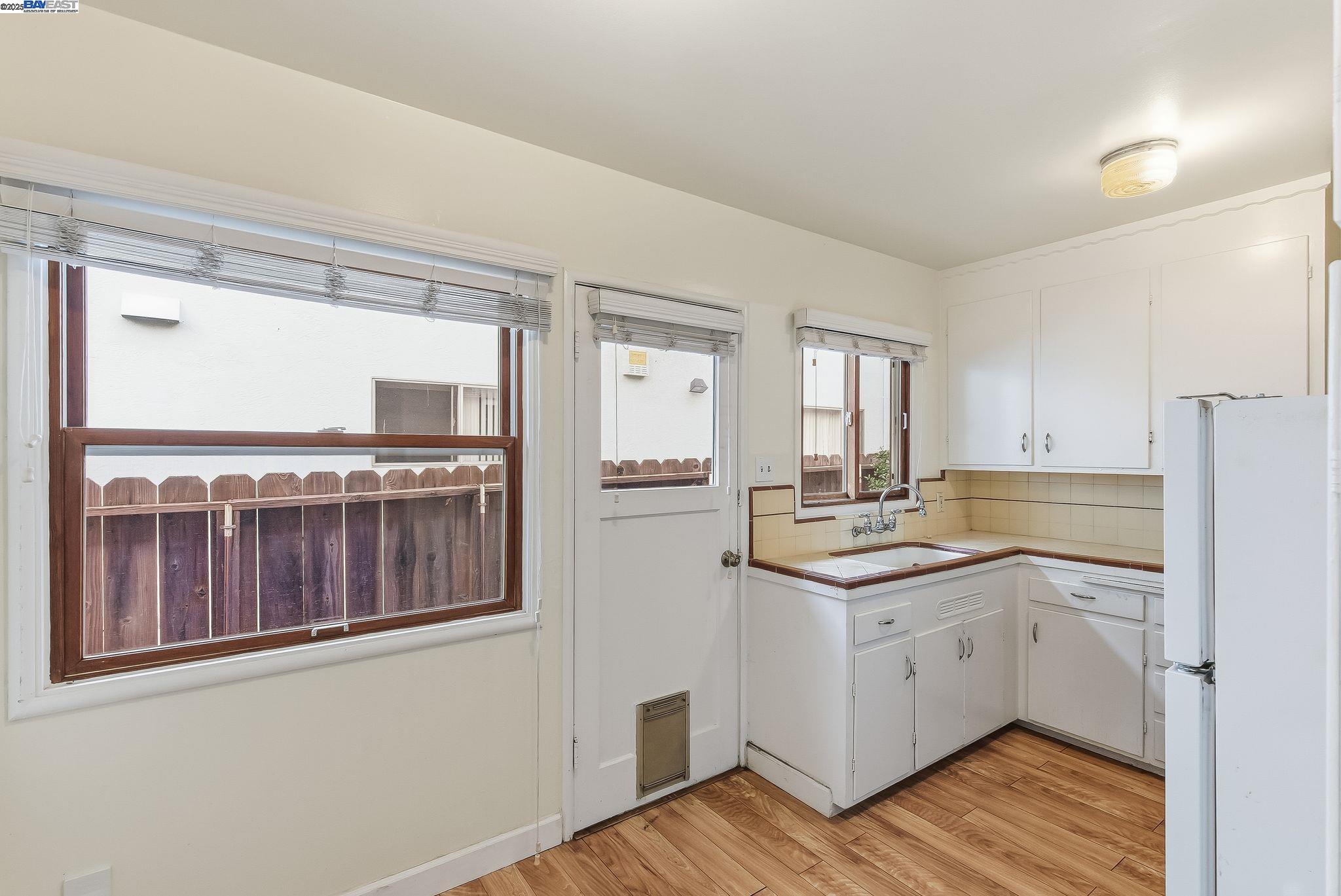 Detail Gallery Image 20 of 29 For 2133 Clinton Ave, Alameda,  CA 94501 - – Beds | – Baths