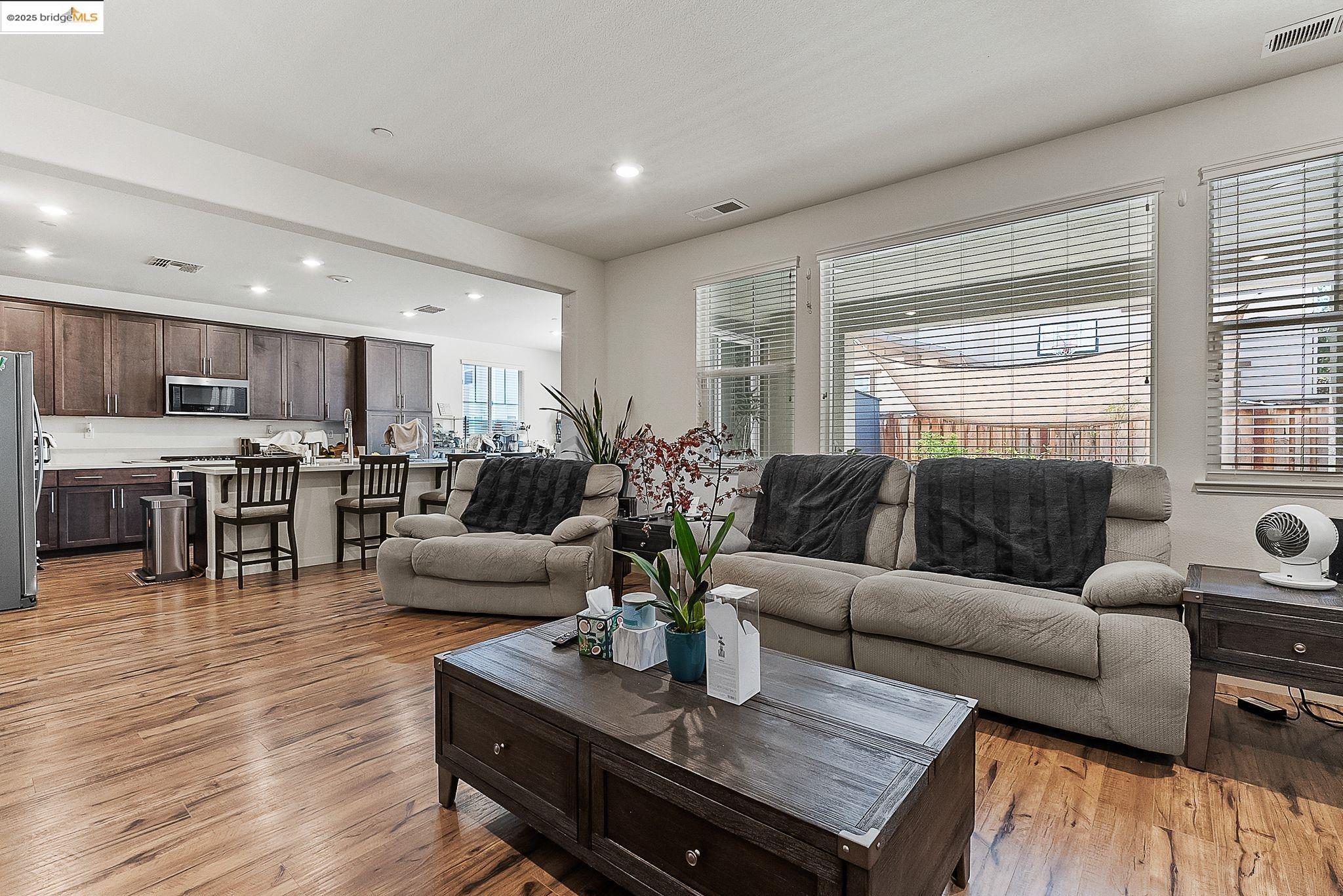 Detail Gallery Image 4 of 23 For 85 Baird Cir, Brentwood,  CA 94513 - 4 Beds | 3 Baths